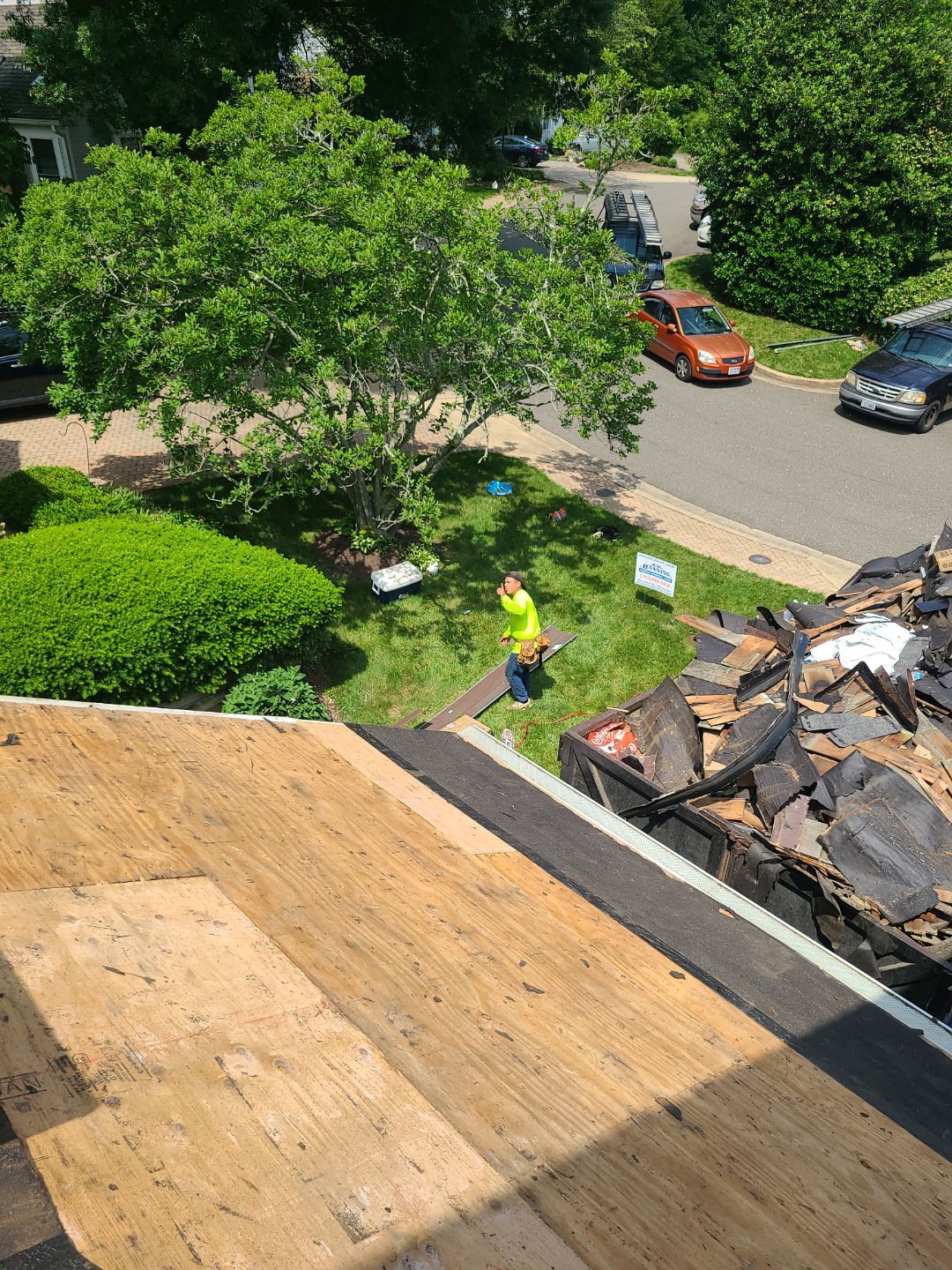 Arlington: CertainTeed Grand Manor Designer Shingles in Weathered Wood by RM Banning, Inc.