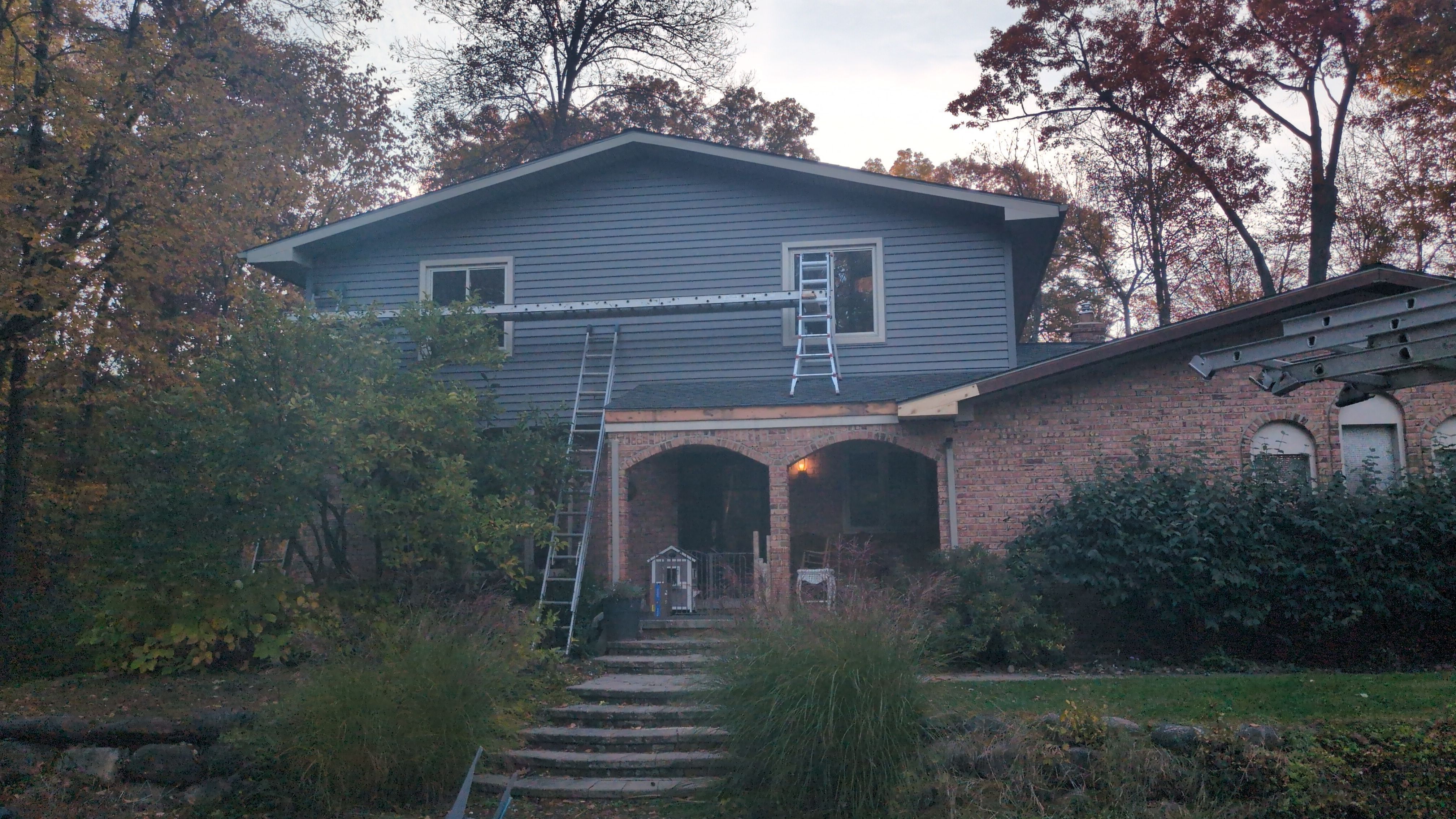 Siding Replacement using Alside Charter Oak D4.5" by 180 Contractors