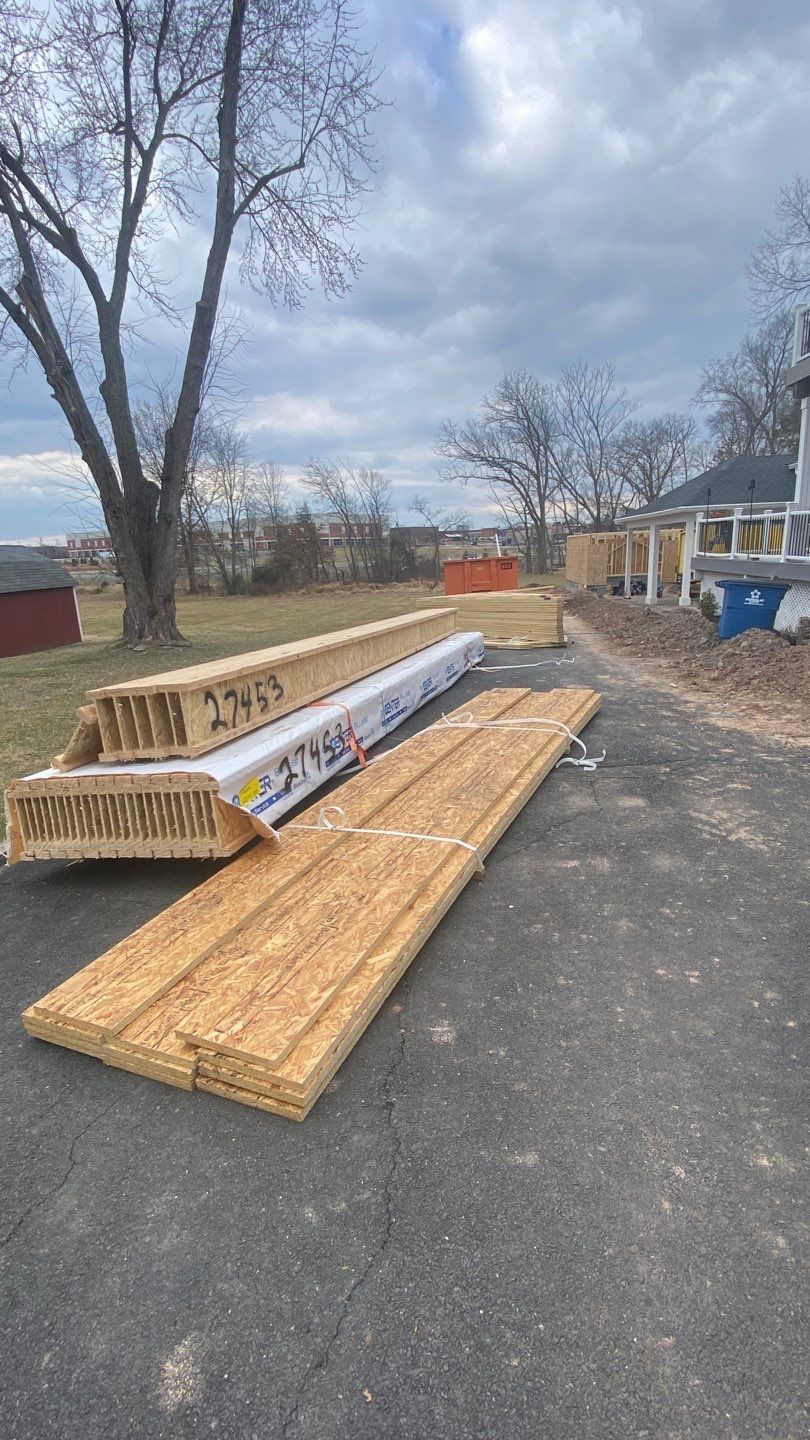 build car garage and efisienci room  using new construction by Jesus Master Handyman LLC 