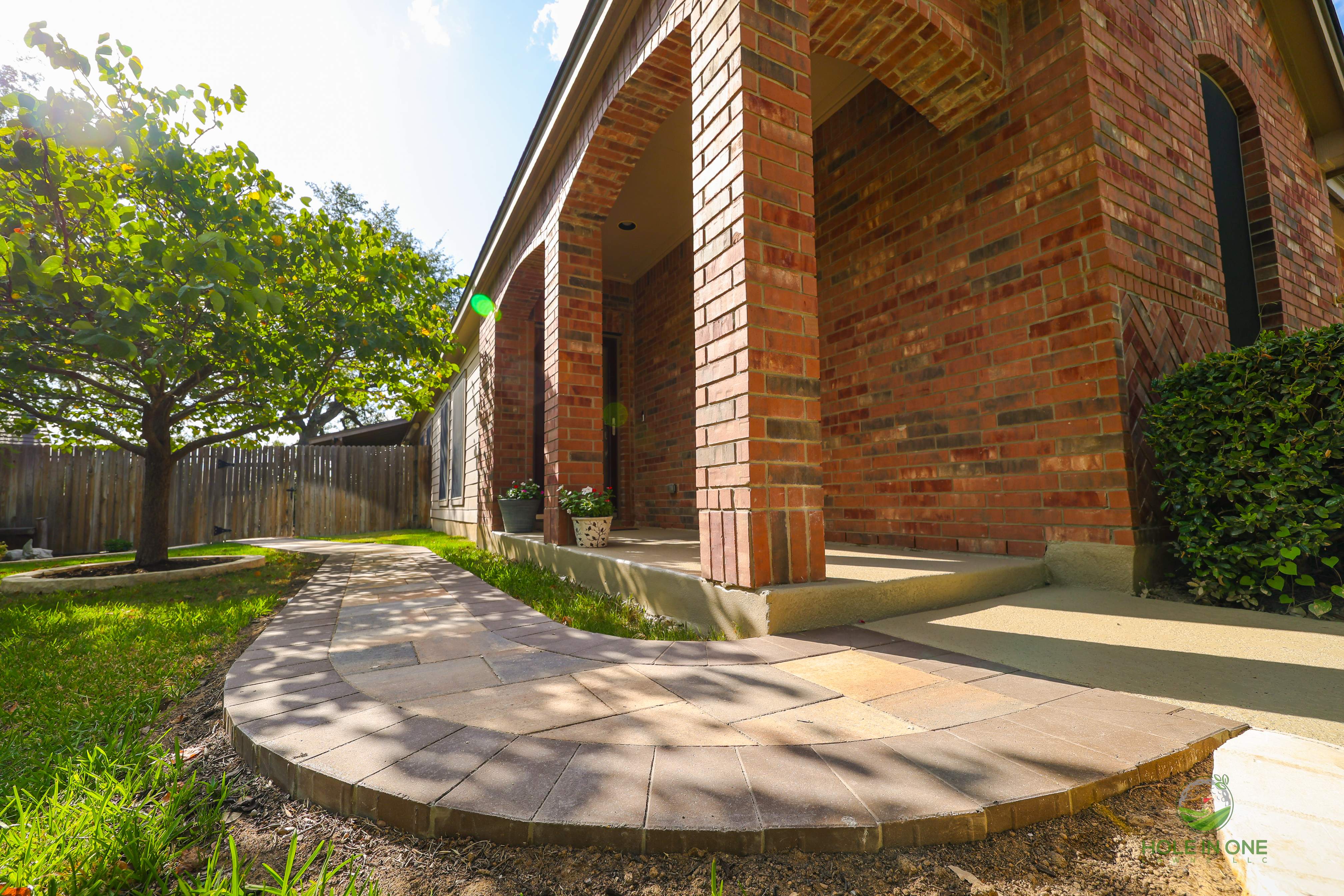 Wortham Oak, San Antonio TX by Hole In One Lawns, LLC