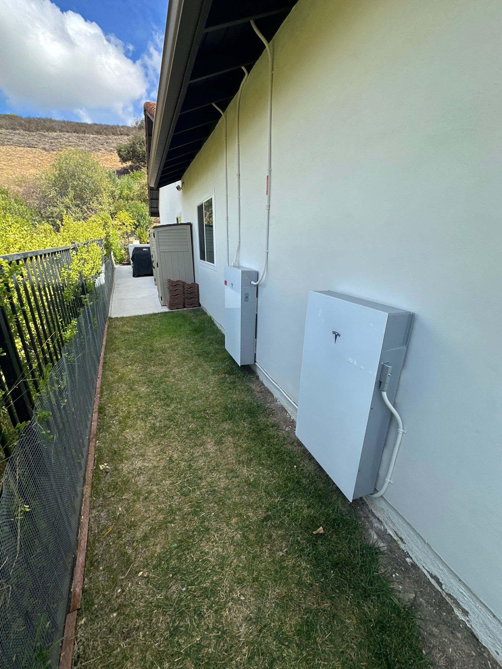 Solar and Battery Installation in Calabasas with Tesla Powerwalls by AWS Solar