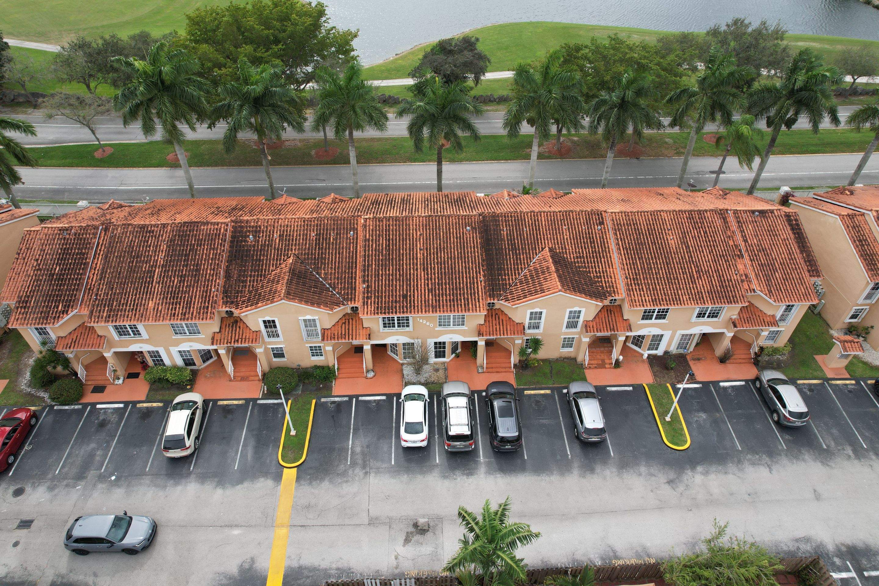 SIENNA VILLAS CONDO - BLDG 14260 by Souffront Construction & Engineering