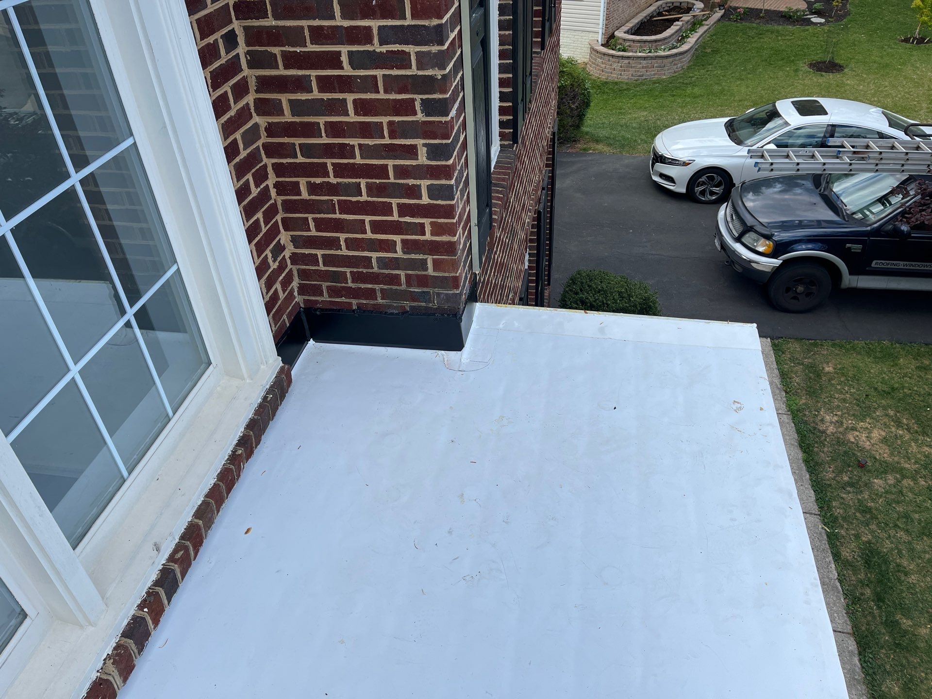 Springfield: CertainTeed Landmark Pro Designer Shingles in Max Def Charcoal Black by RM Banning, Inc.