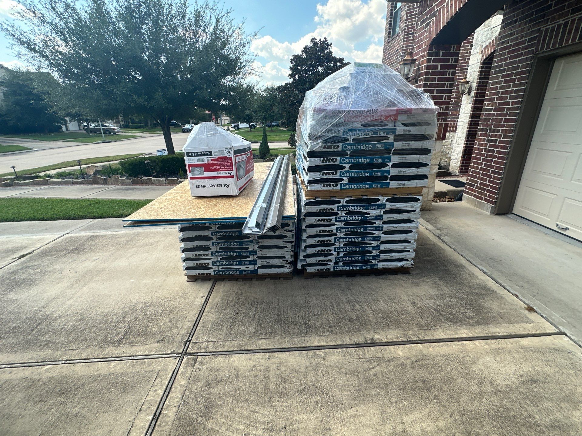 IKO Cambridge - Weathered Wood by Elite Roofing LLC