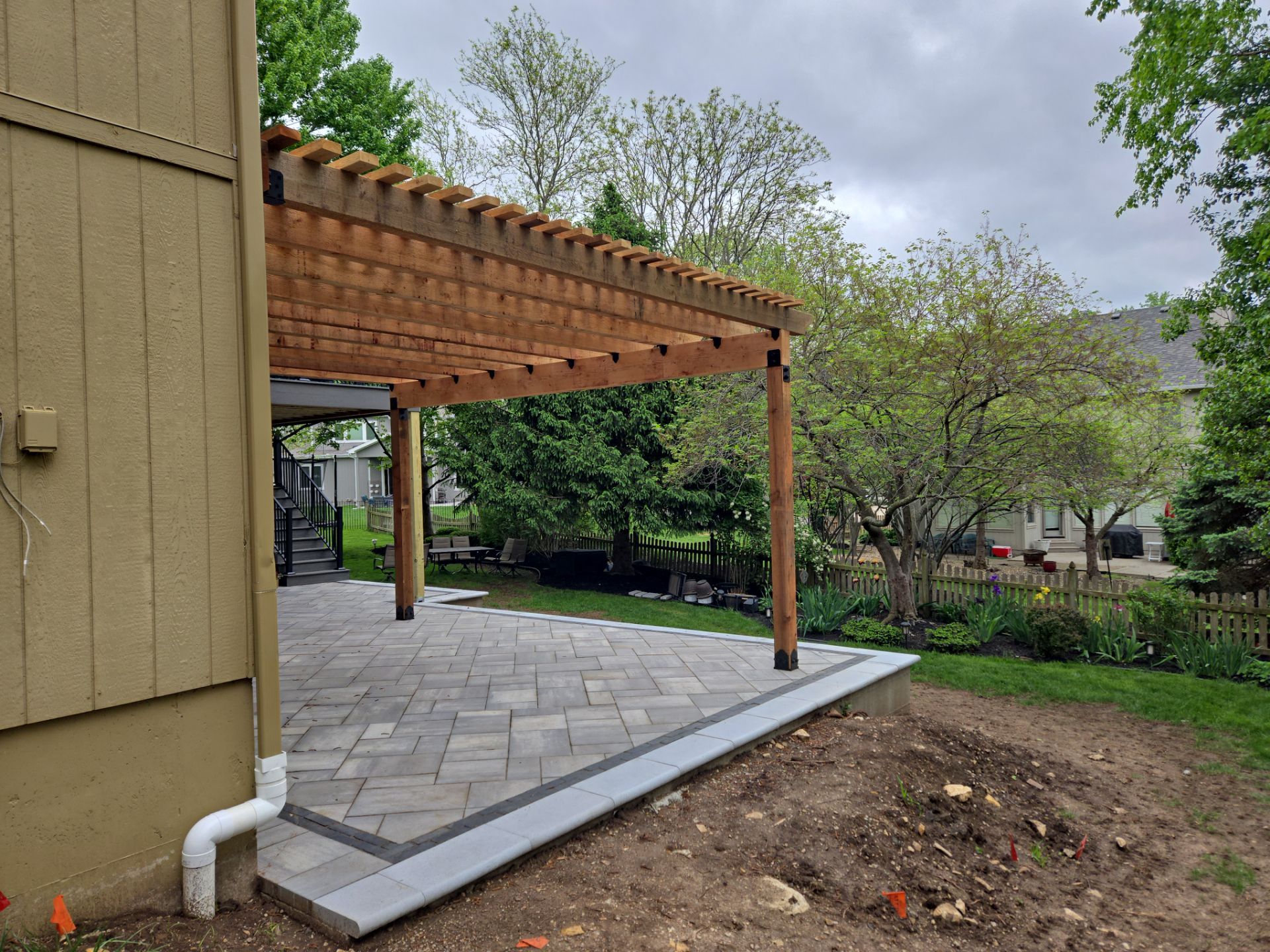 Back Yard Patio, Pergola, and Deck by LAND ESCAPES LLC