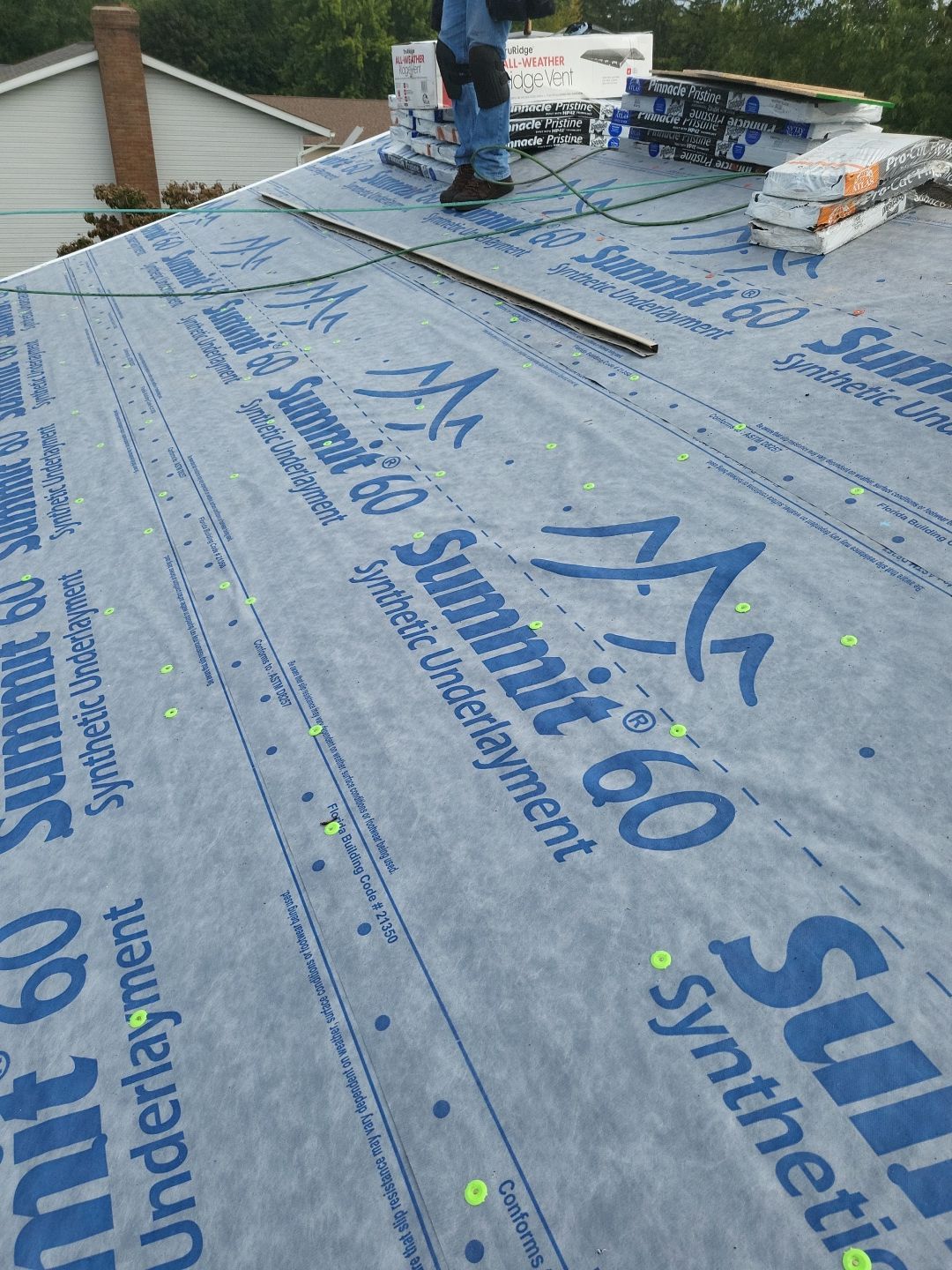ATLAS PINNACLE COLOR: BLACK SHADOW by Eagle Eye Roofing