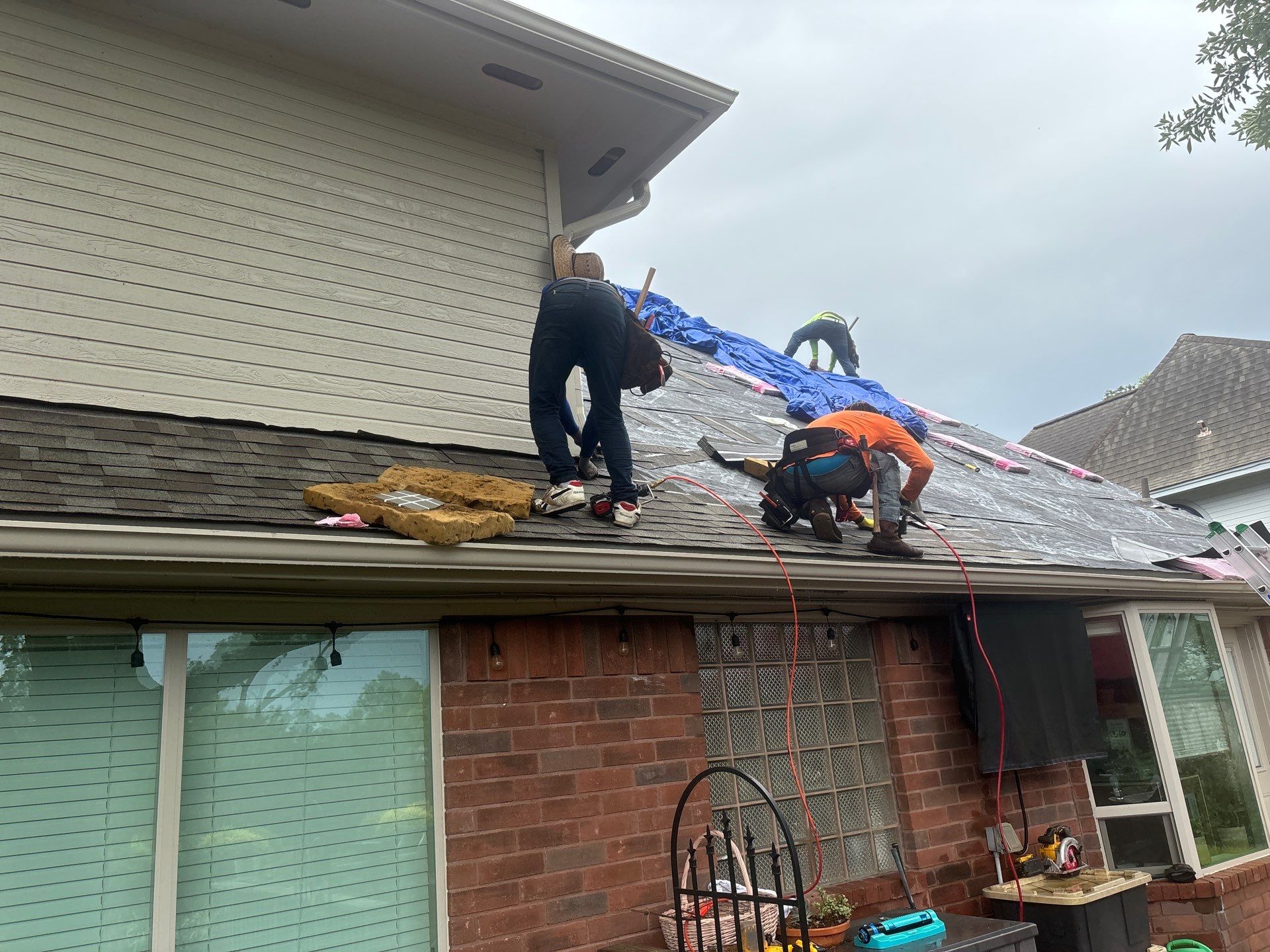Residential Roofing Installation using Owen's Corning Duration (Lifetime) Shingles by Roof Repair Company