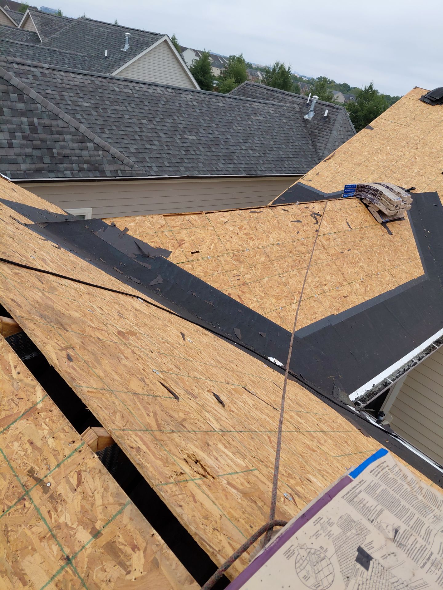 Ashburn: Residential Roof Replacement  with CertainTeed Landmark Pro in Max Def Georgetown Gray by RM Banning, Inc.