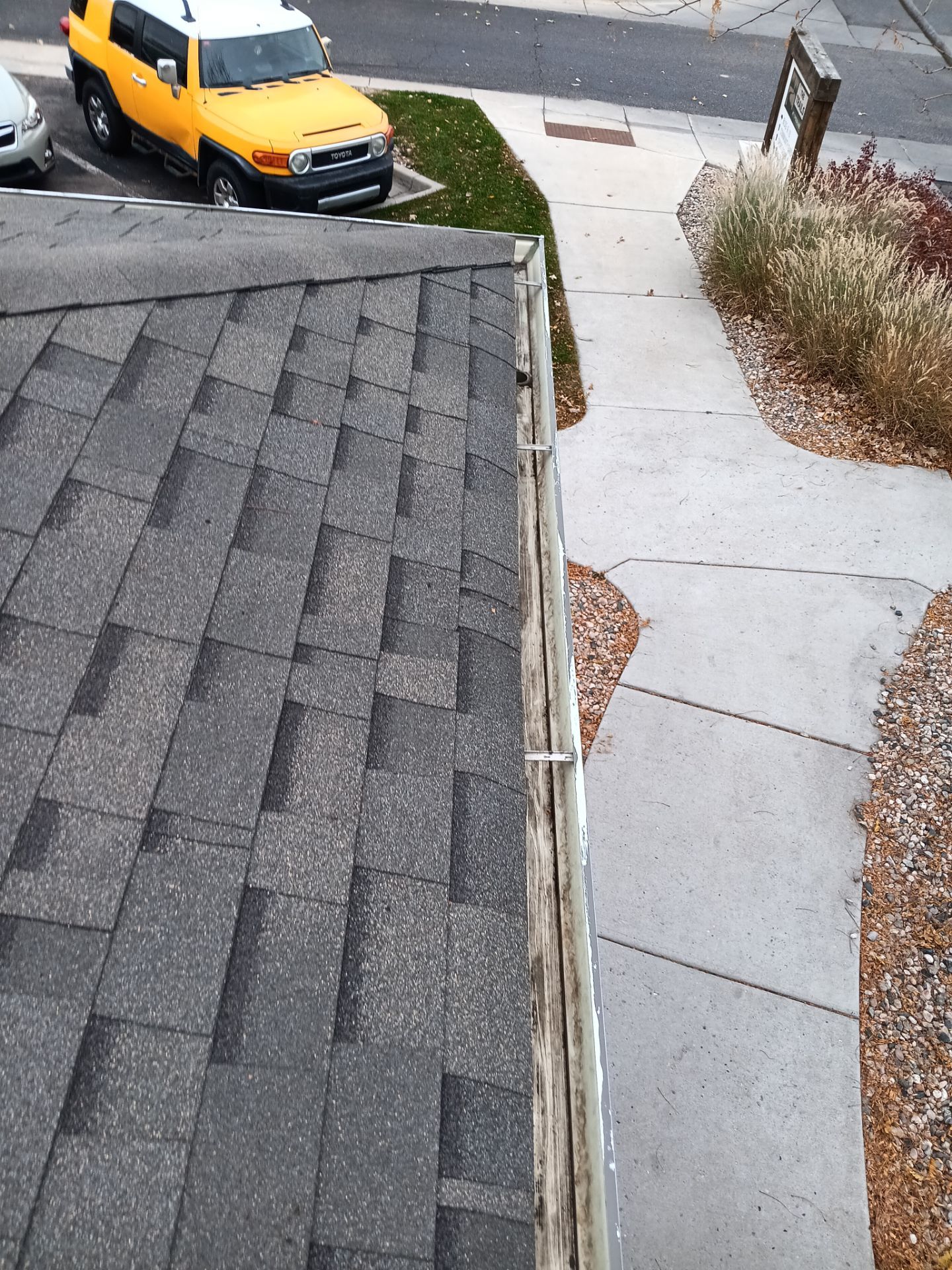 Commercial gutter cleaning Cheyenne, WY after photo with clean gutters