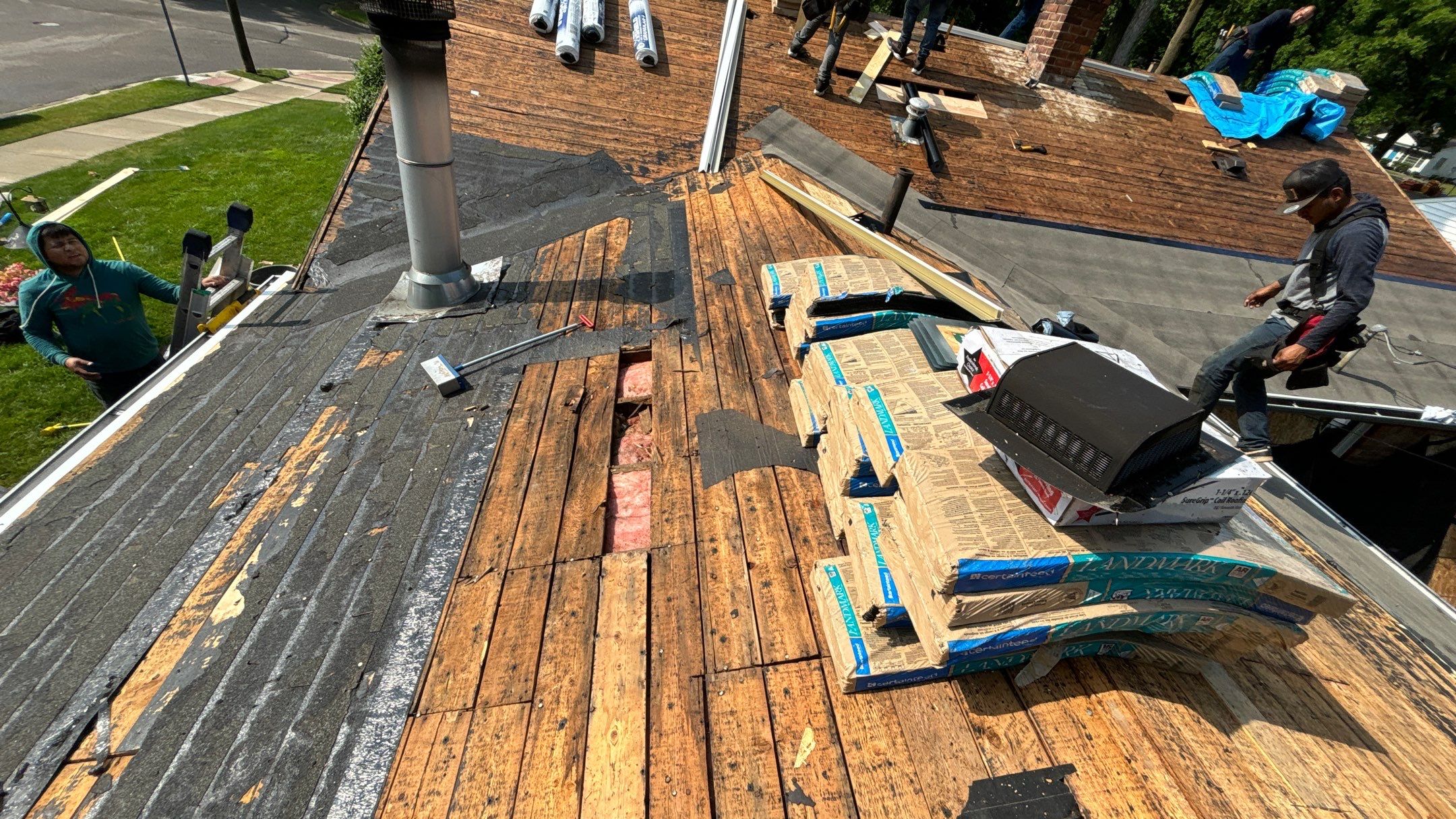 Roof Replacement using CertainTeed Landmark by 180 Contractors