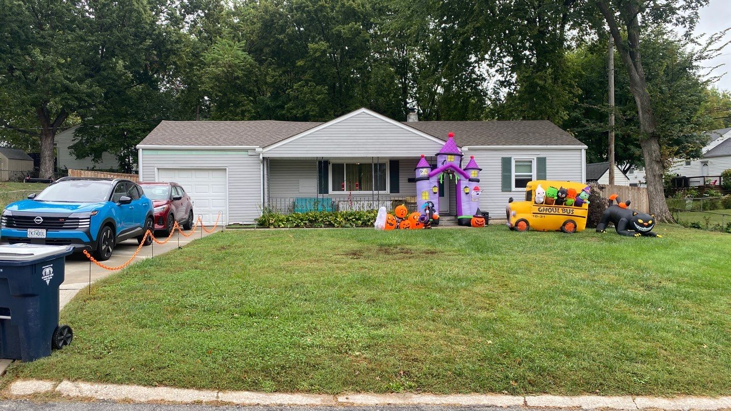 A whole new look for this Gladstone Home  by EEC  Windows, Siding & Roofing 