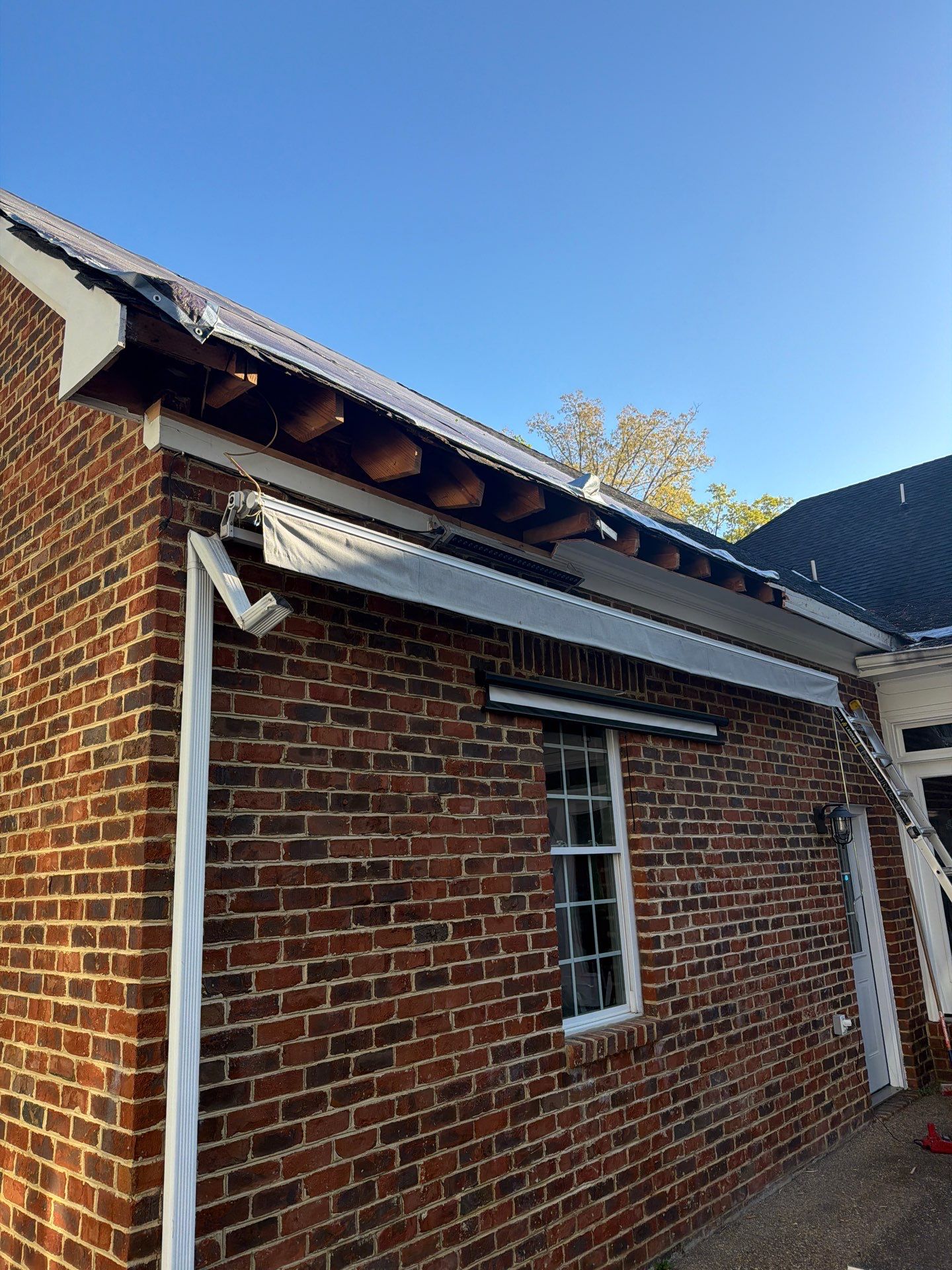 Comprehensive Roof and Gutter Replacement After Tree Damage in Midlothian by Cade Construction
