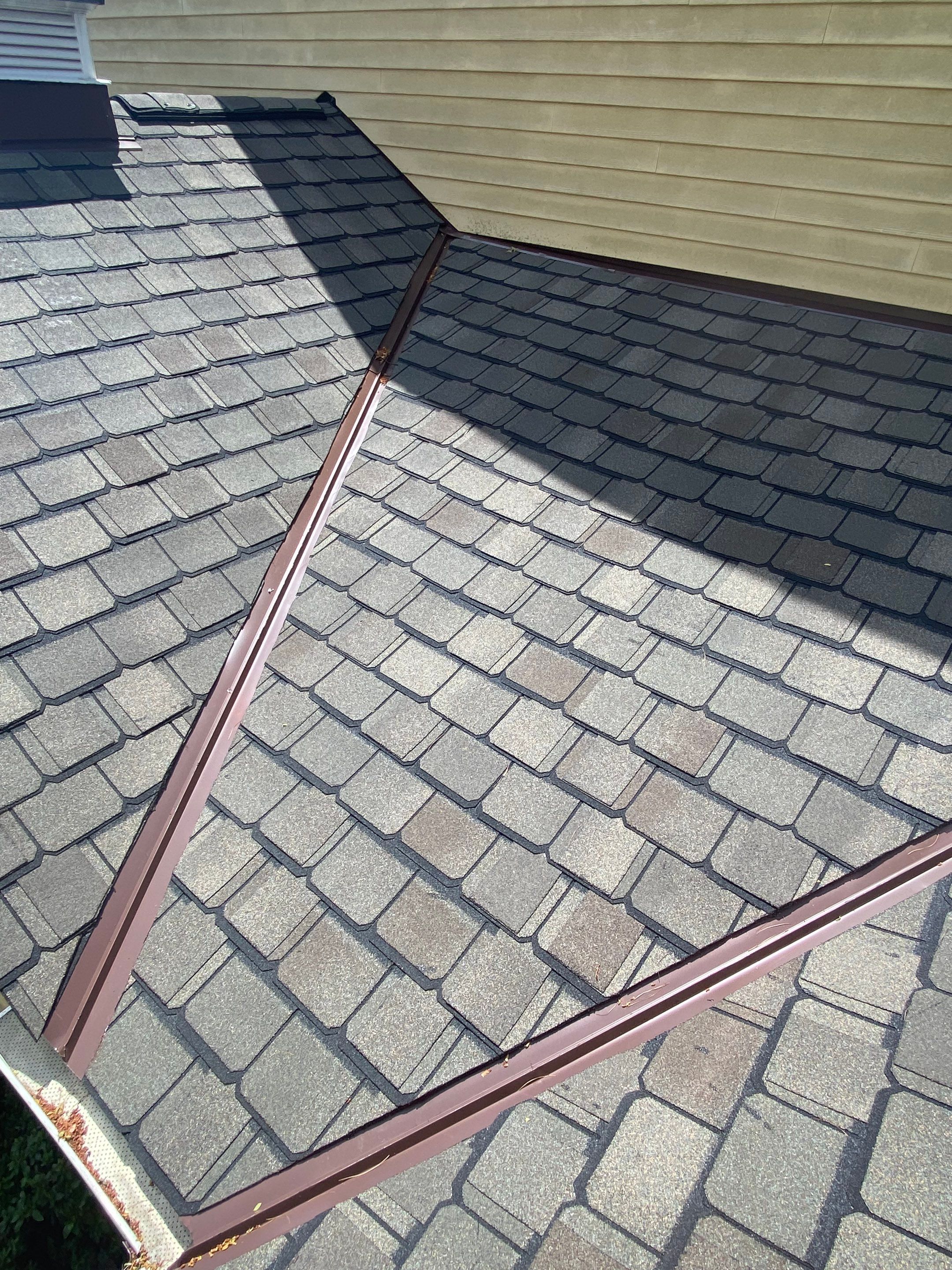 Arlington: CertainTeed Grand Manor Designer Shingles in Weathered Wood by RM Banning, Inc.