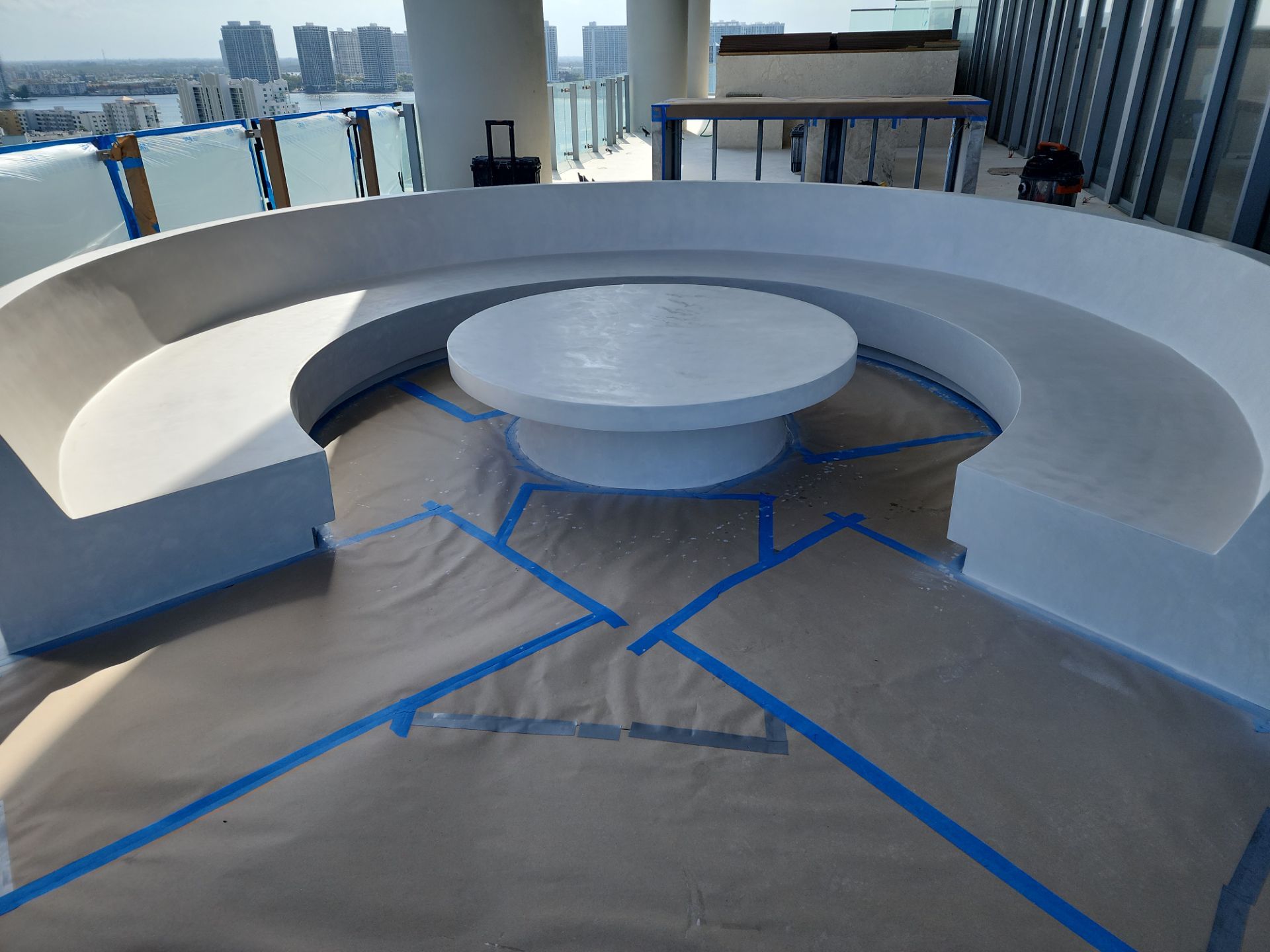 Microtopping over Furniture by Seamless Surfaces