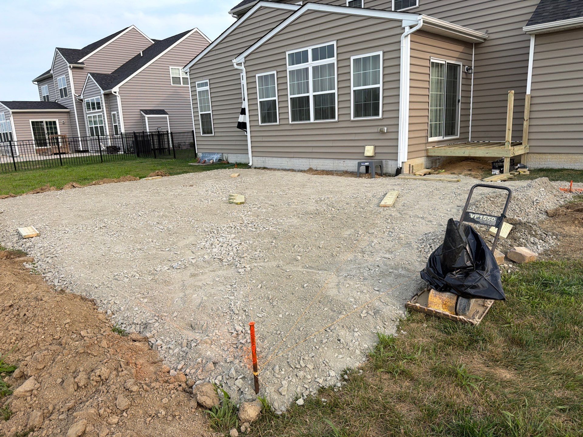 🏡 BELGARD PAVER PATIO WITH DECK STEPS IN MIDDLETOWN, DELAWARE 🔥🧱✨ by Studio G Indoor Spaces & Outdoor Living