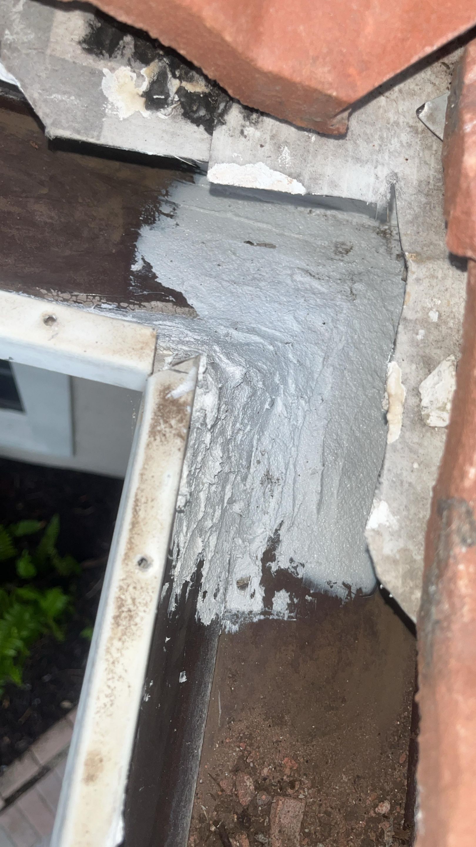 Aluminum Seamless Gutters using seal gutters in Fort Myers FL by Gutter Professors