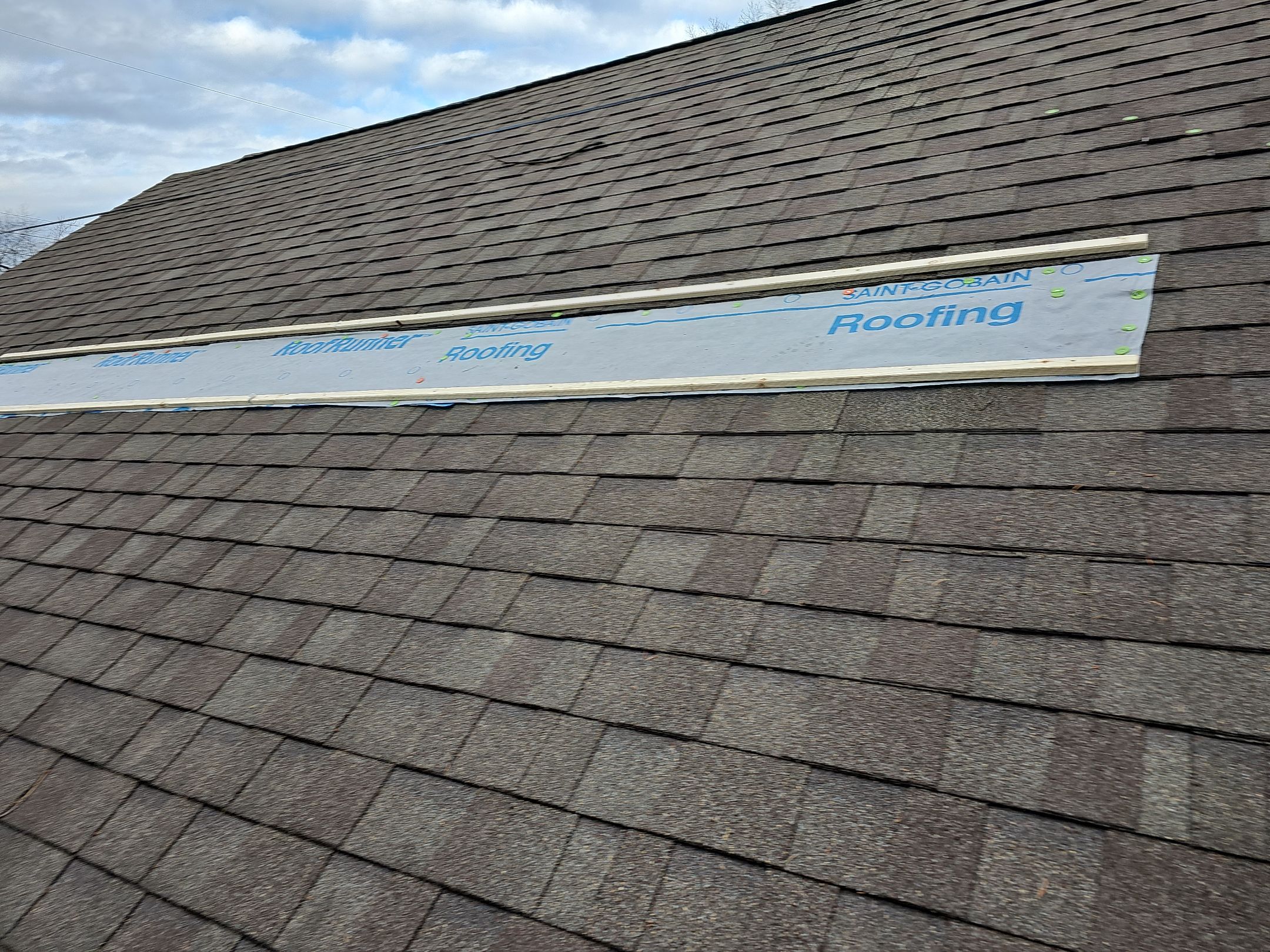 ATLAS PINNACLE COLOR: WEATHERED SHADOW by Eagle Eye Roofing