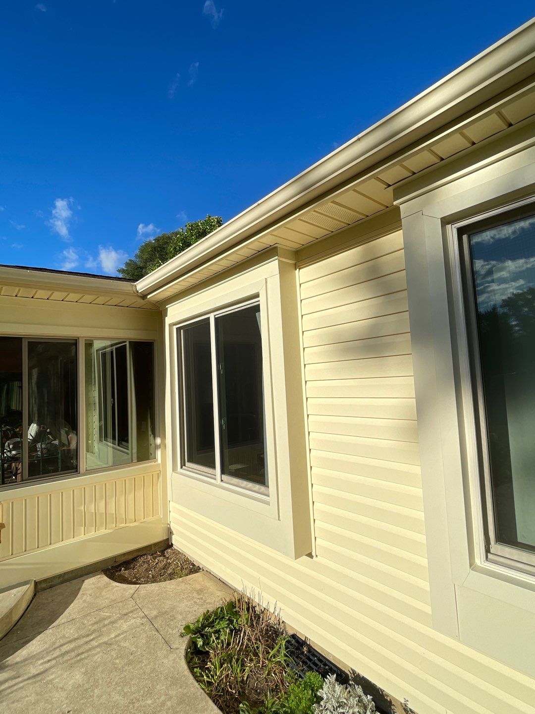 Siding Replacement using CertainTeed Restoration Classic D5 by 180 Contractors
