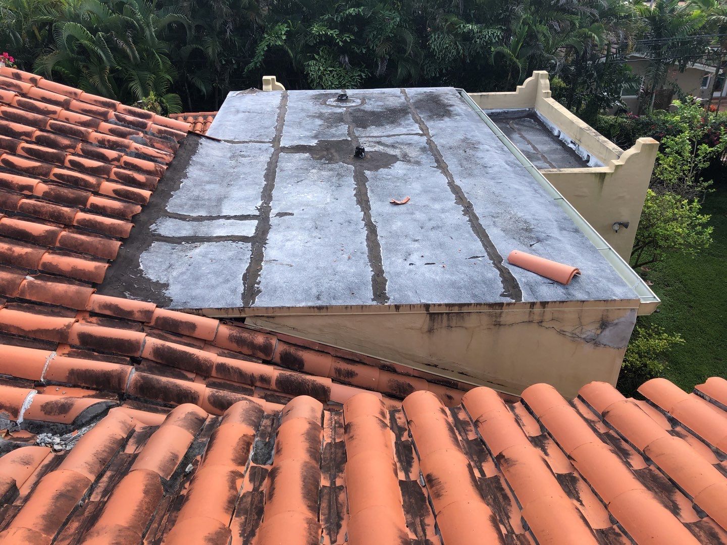 Verea Spanish S  - Fume Color by Istueta Roofing