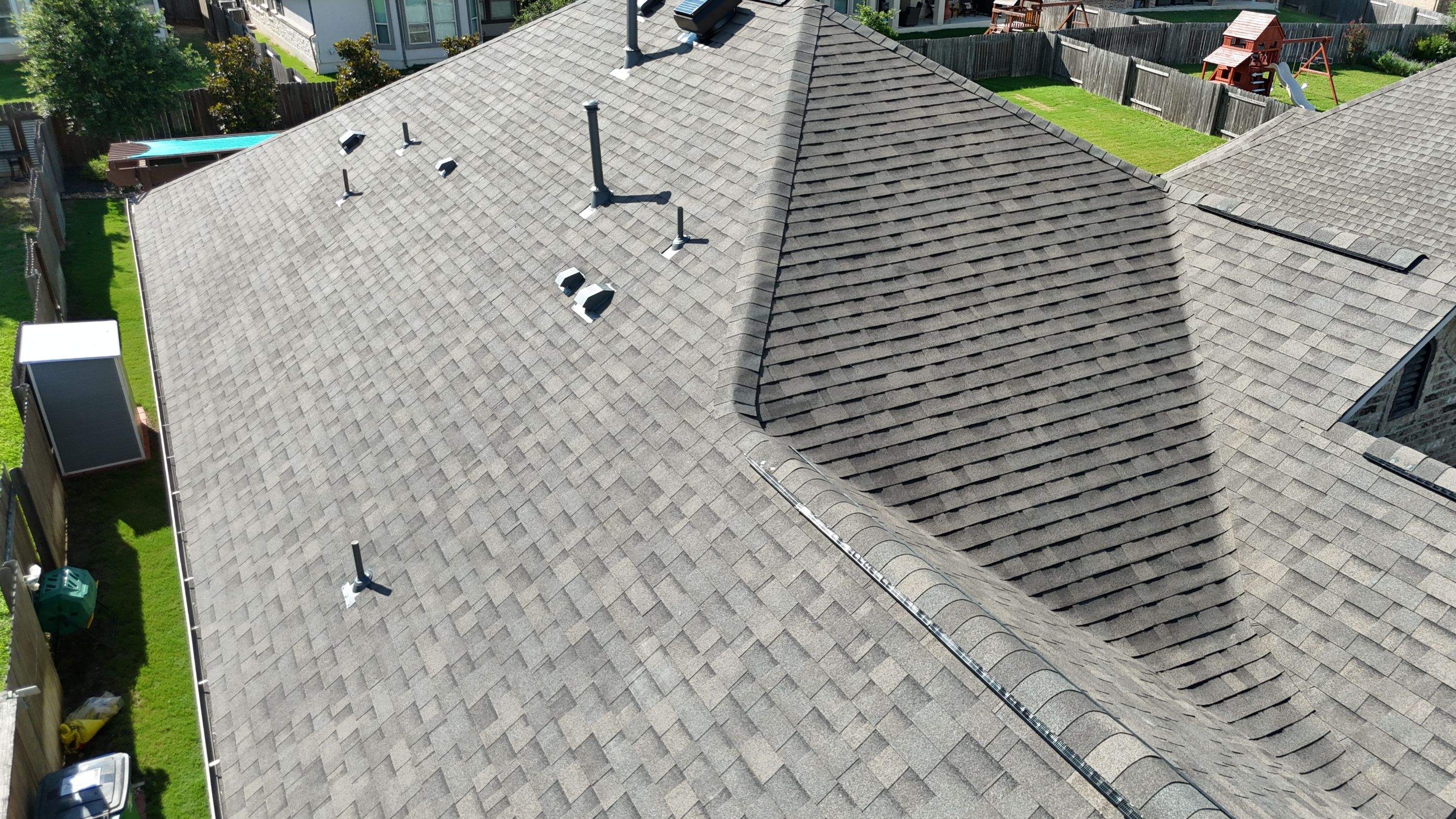 Weathered Wood - Malarkey Vista by RoofsOnly.com