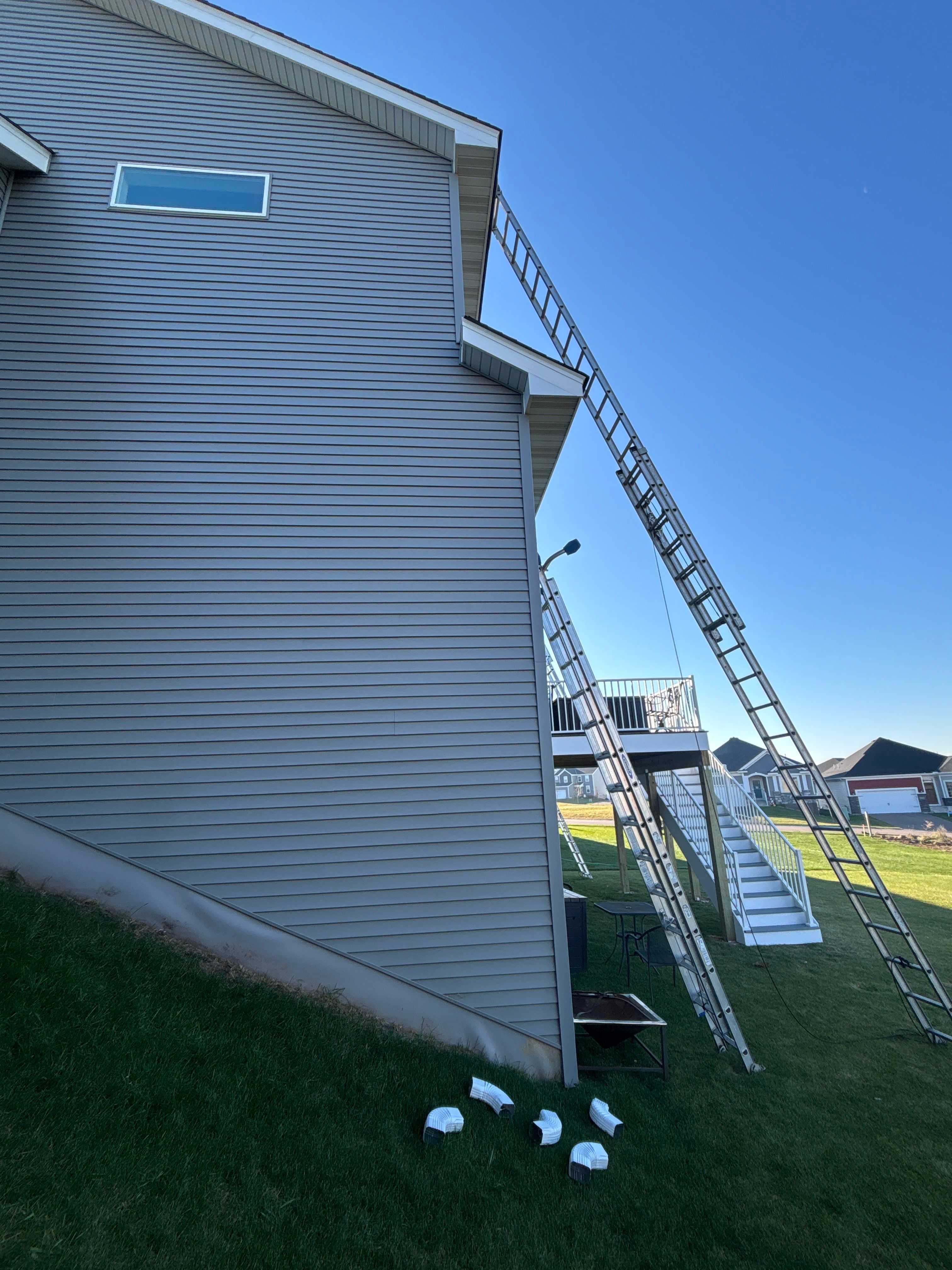5" White Seamless Gutter Installation – Farmington, MN by Next Level Seamless Gutters / Exteriors Inc.