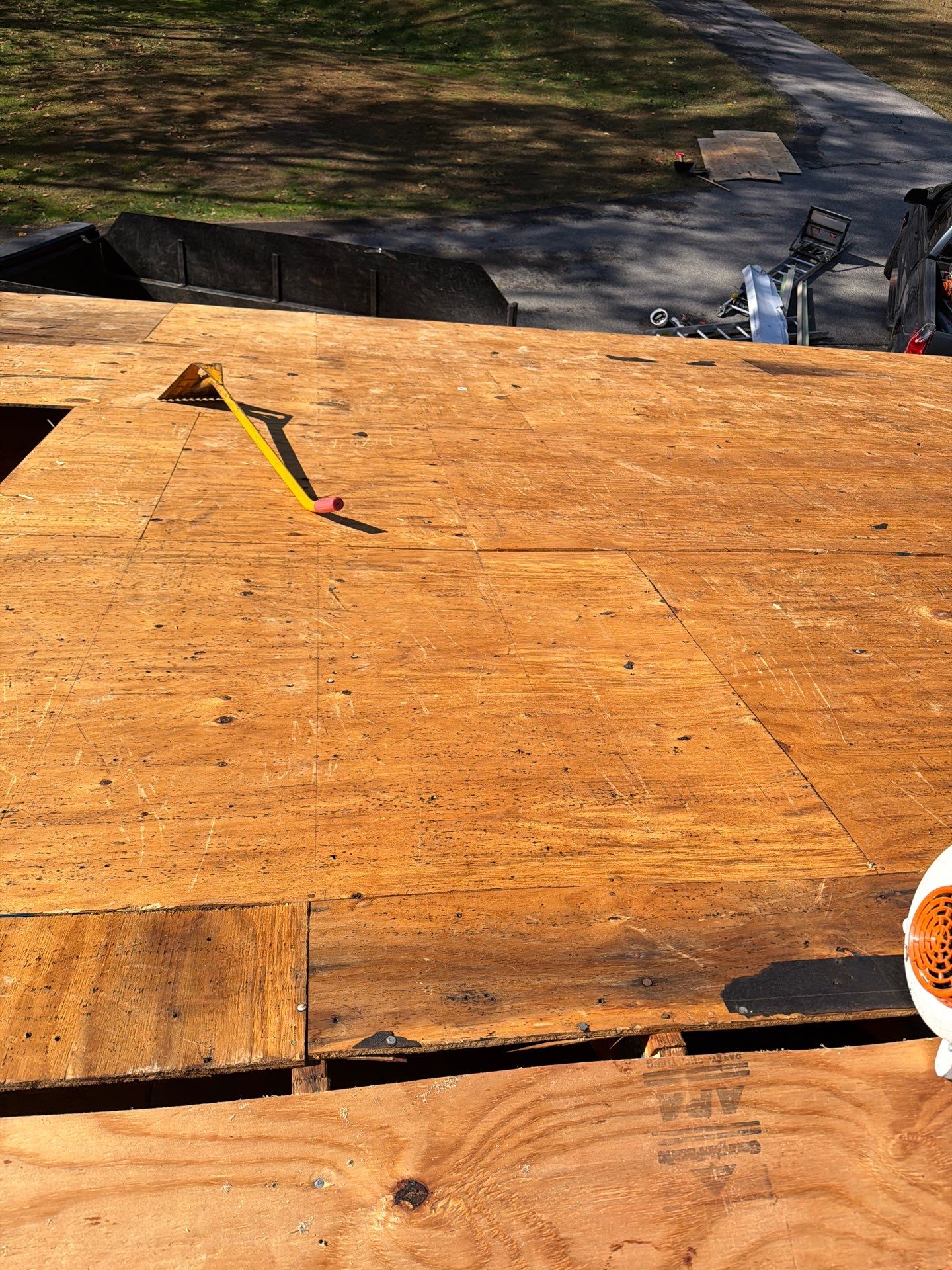 Garage Roof Installation using GAF Timberline HDZ Shakewood by Rainstoppers Roofing
