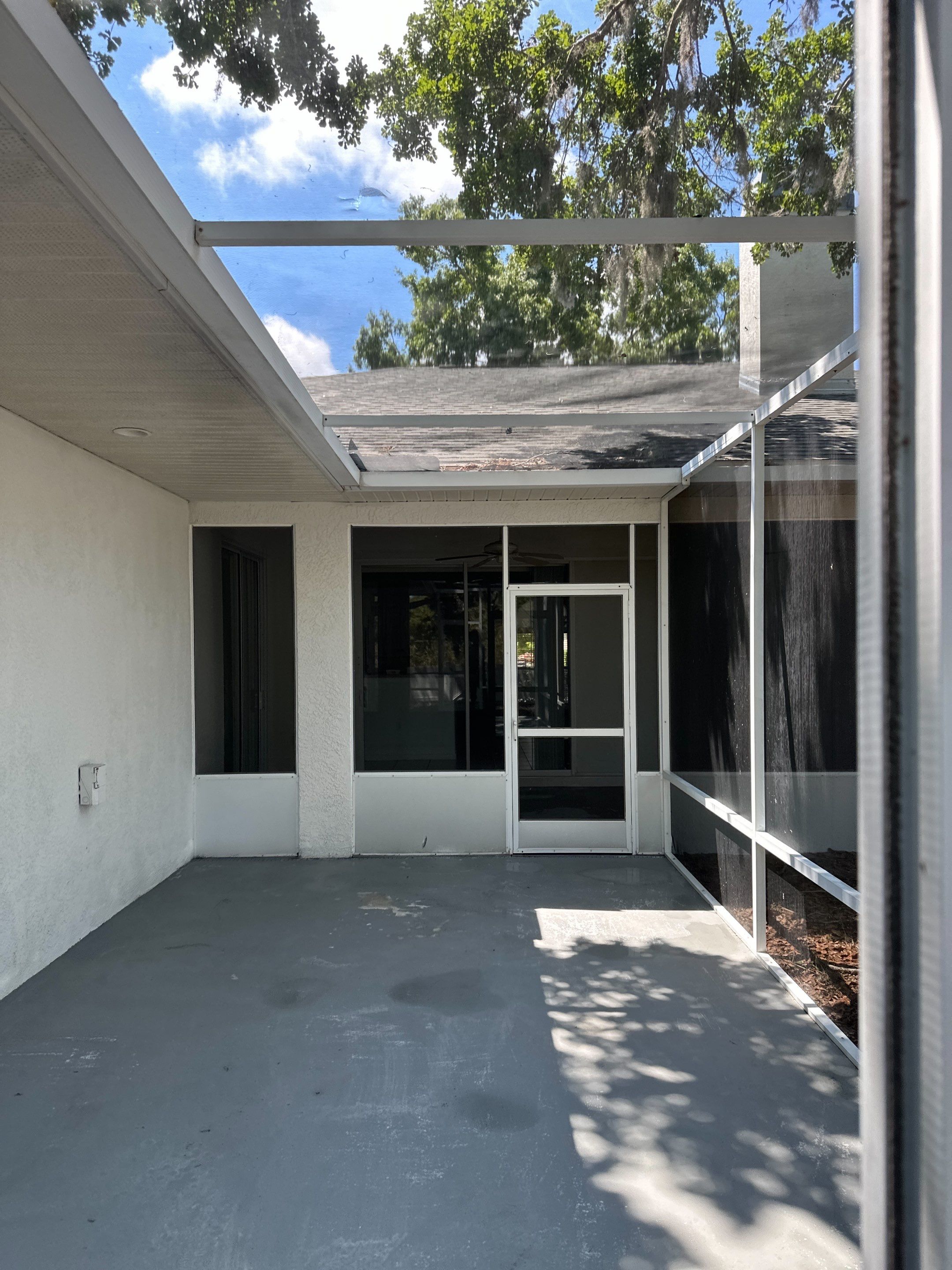 1-Story House Wash, Driveway, Patio/Lanai & Screen Enclosure Cleaning in Oakley Community, Ellenton, FL | Sunshine AquaWash by Sunshine AquaWash