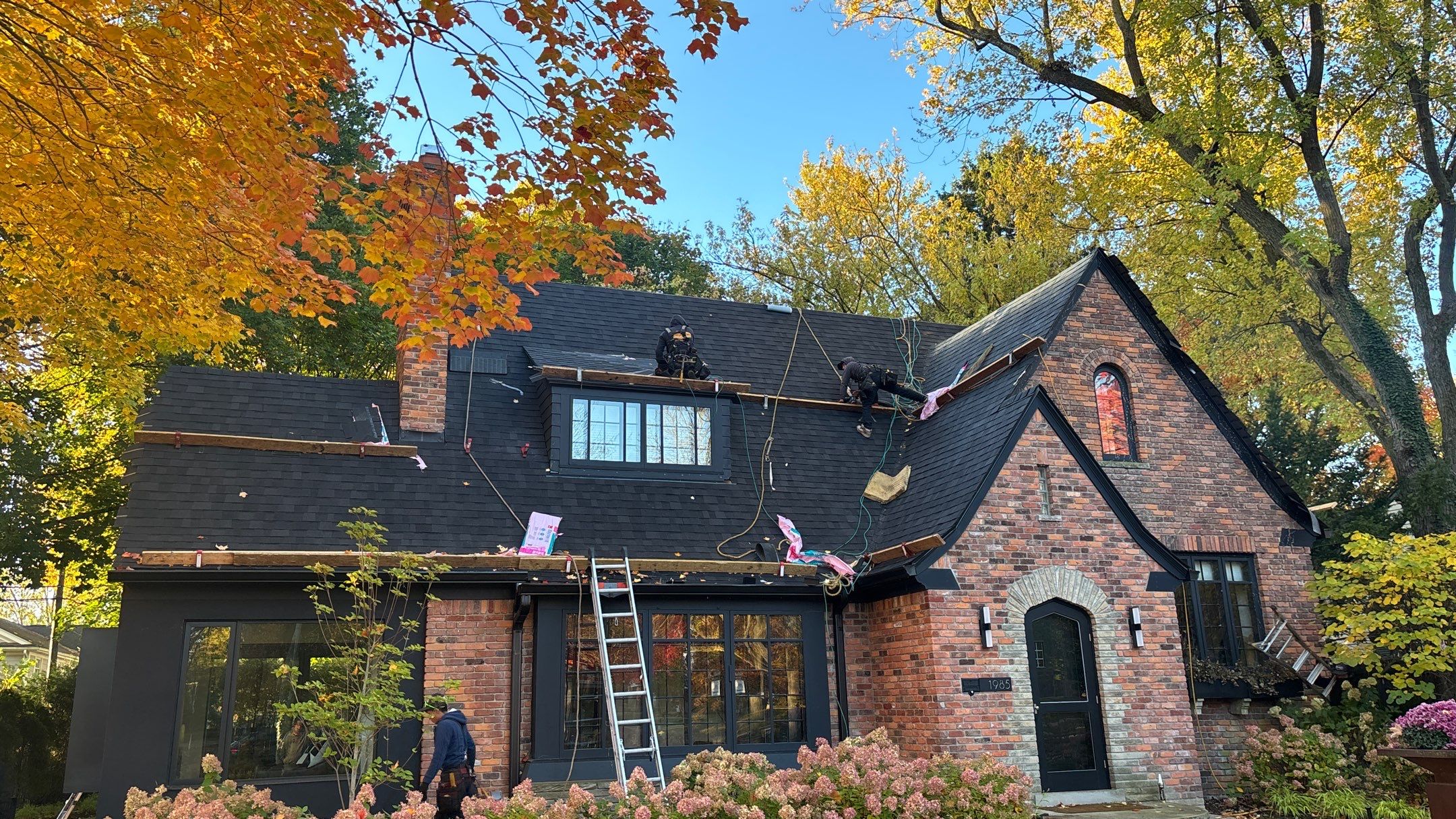 Roof Replacement using Owens Corning Onyx Black by 180 Contractors