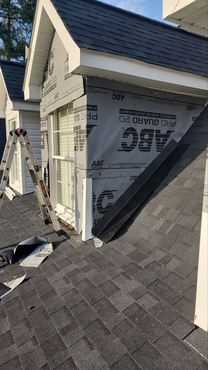 Residential Roofing Installation using Owens Corning® Oakridge Onyx Black by Indigo State Roofing
