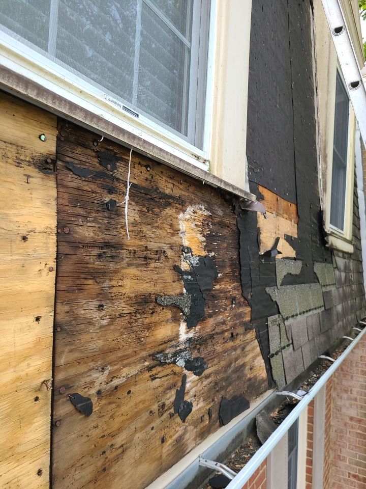 Alexandria - Certainteed Landmark Weathered Wood Shingles by RM Banning, Inc.