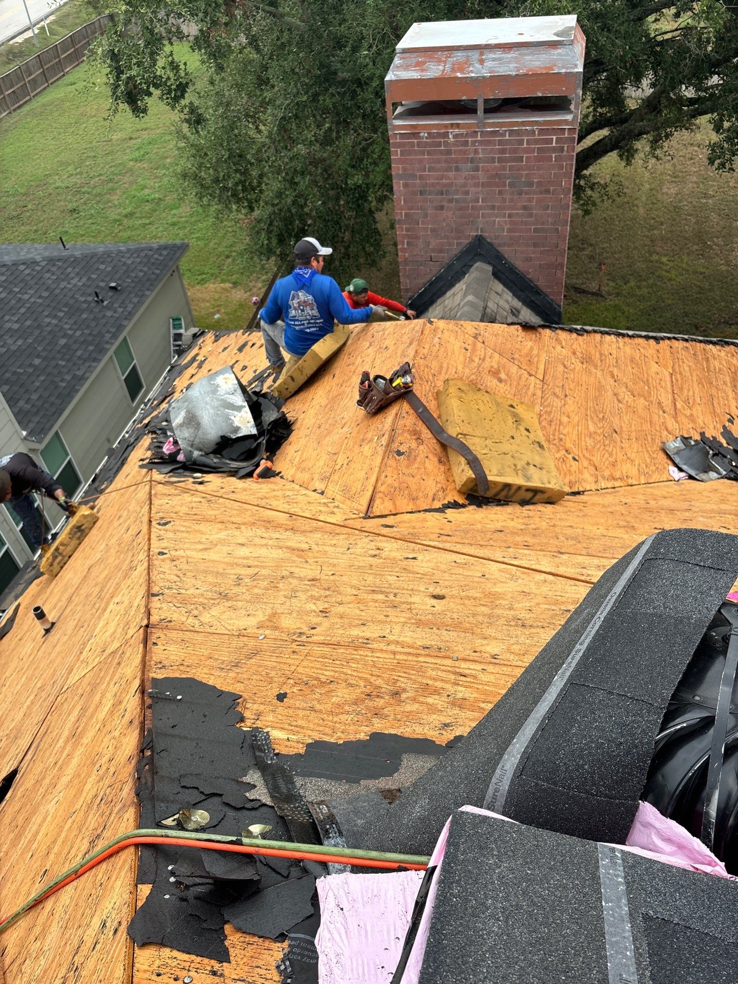 Residential Roofing Installation using Owen's Corning Duration (Lifetime) Shingles by Roof Repair Company