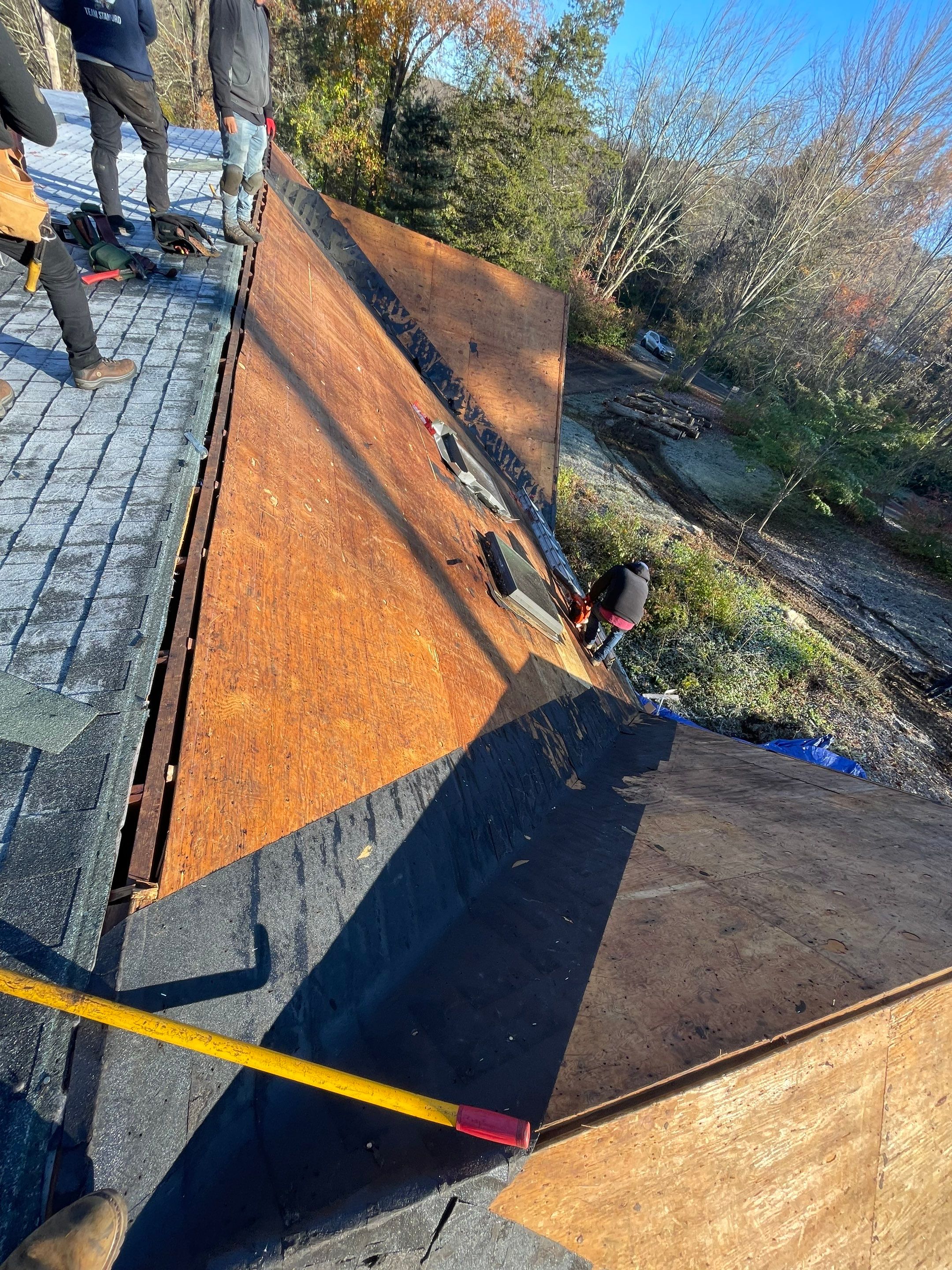 Residential Roofing Installation using Owens Corning TruDefinition Duration AR - Estate Gray & White Double 4 Siding by A Plus Exterior