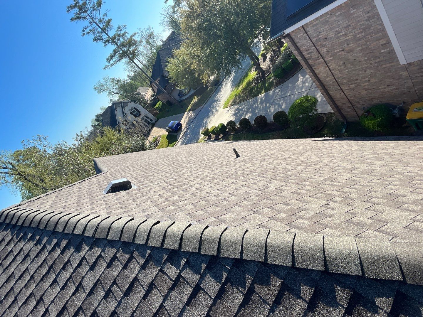 GAF HDZ - Weathered Wood by Elite Roofing LLC