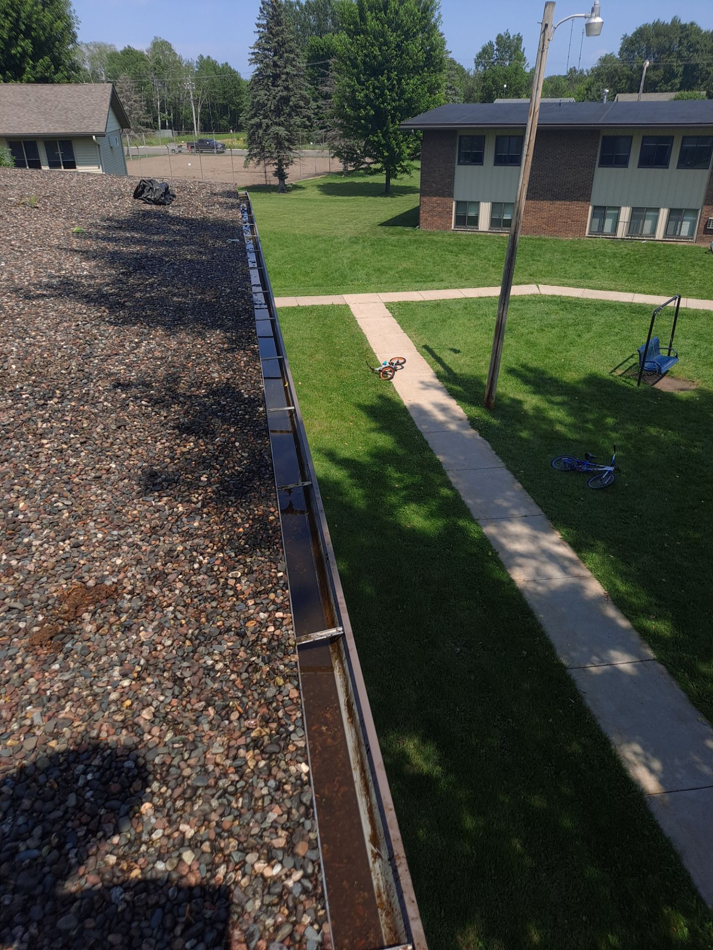 Commercial gutter cleaning St. Cloud, MN after photo with clean gutters