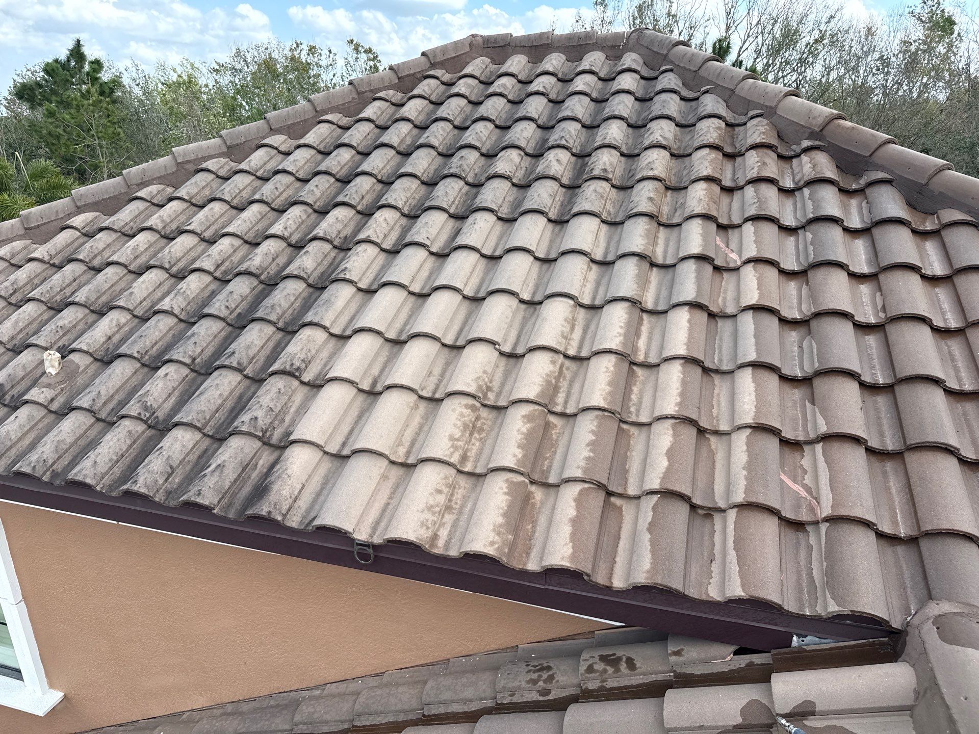 Tile Roof & Pool Deck Cleaning in Artisan Lakes Esplanade, Palmetto, FL – Sunshine AquaWash by Sunshine AquaWash