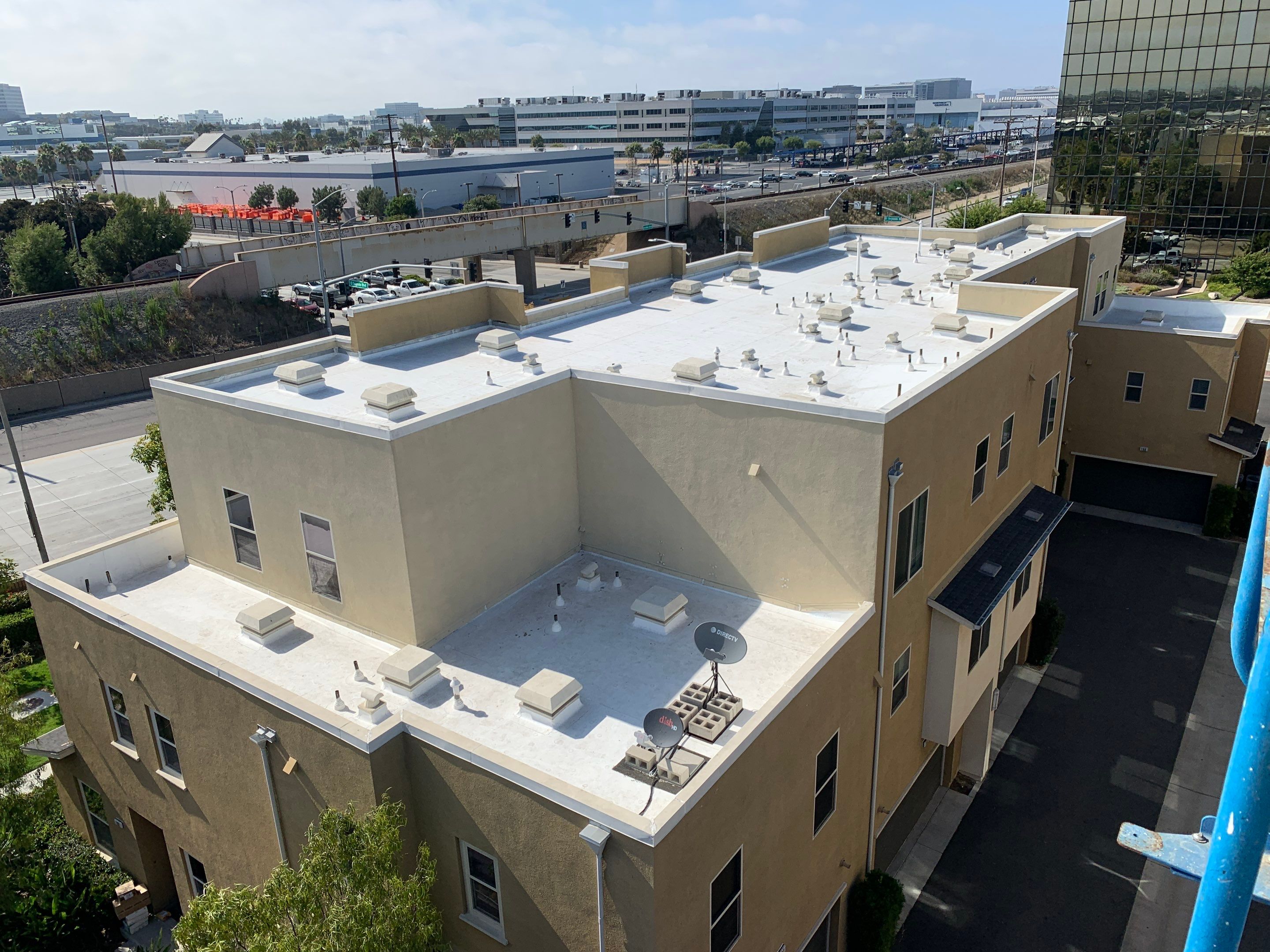 360 @ EL SEGUNDO by LA Roof Systems Corporation