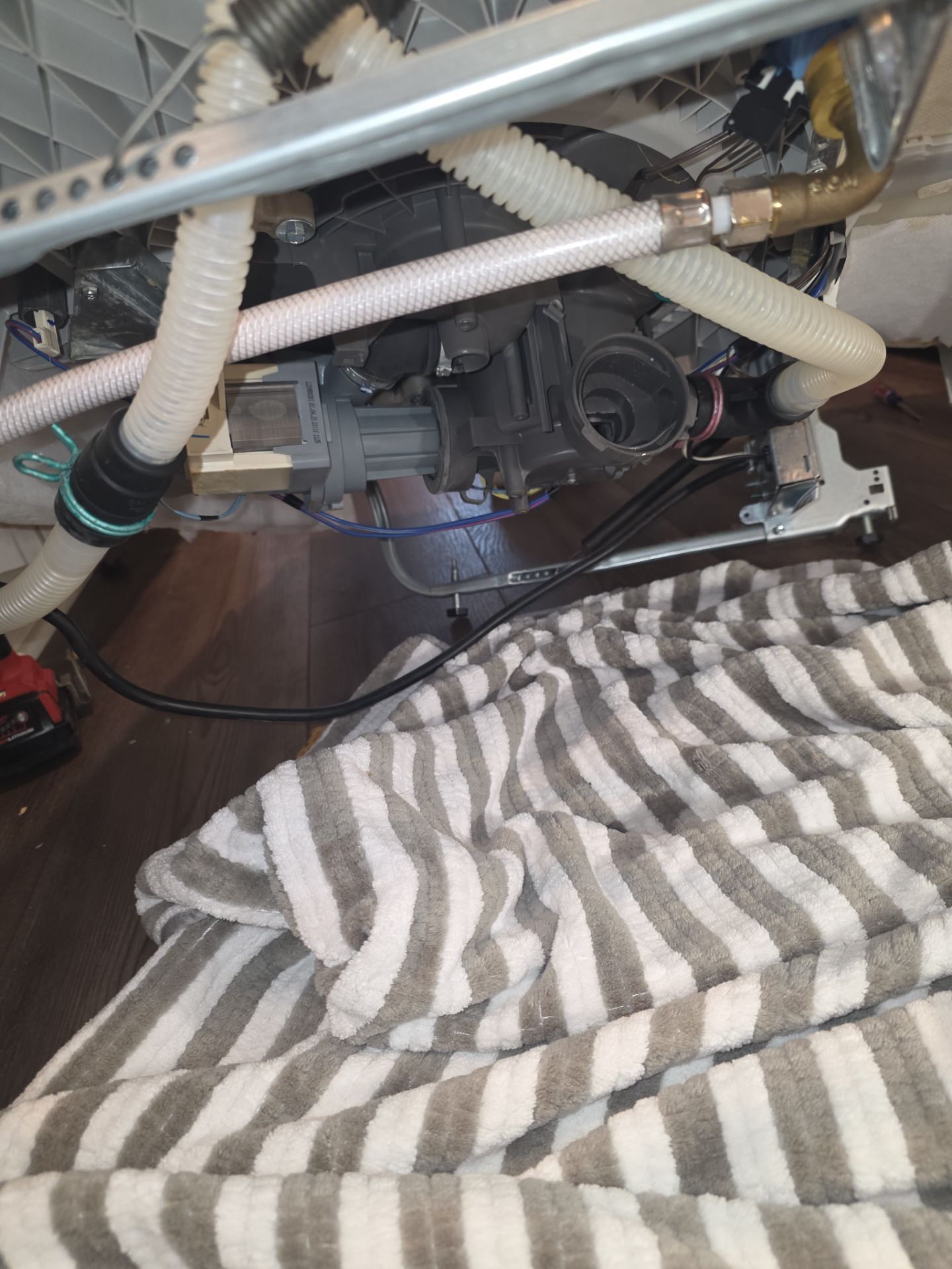 Whirlpool Dishwasher Pump Motor Repair and Replacement in Minneola by AMB-WORKS APPLIANCE REPAIR