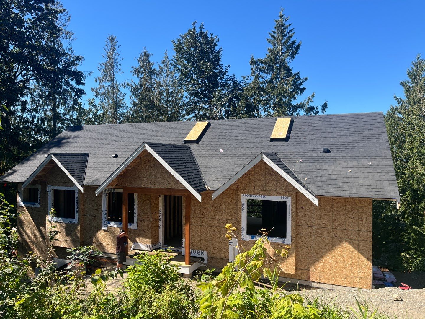 Residential Roofing Installation using OC Oakridge shingles by Top Notch Roofing Inc