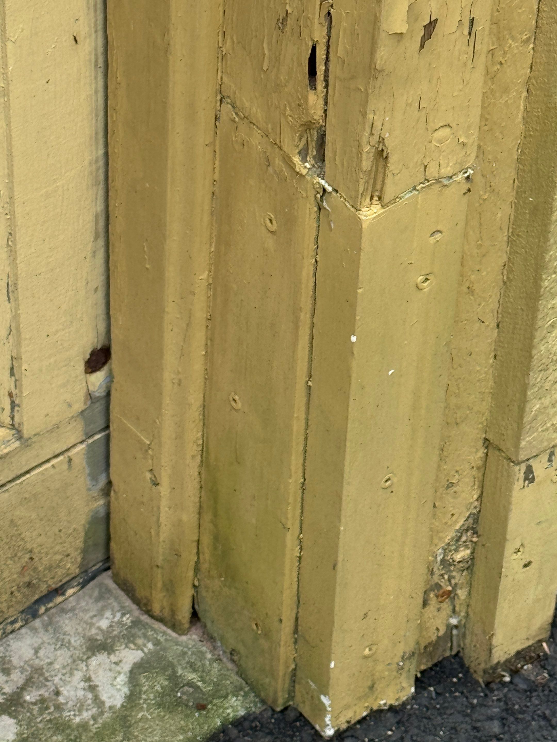 Exterior Staining by Trendy Walls Inc.