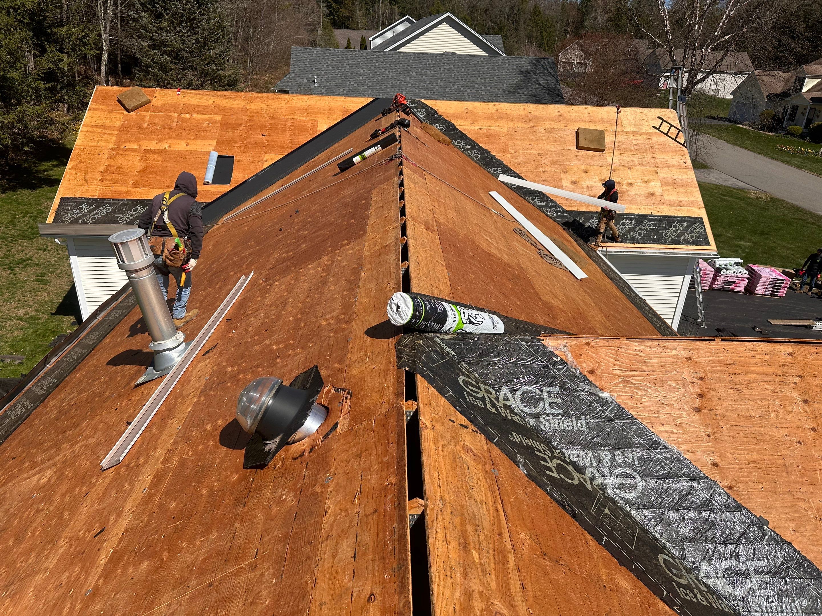 🏡 Bold Contrast, Big Upgrade – Keene, NH by Tall pine roofing