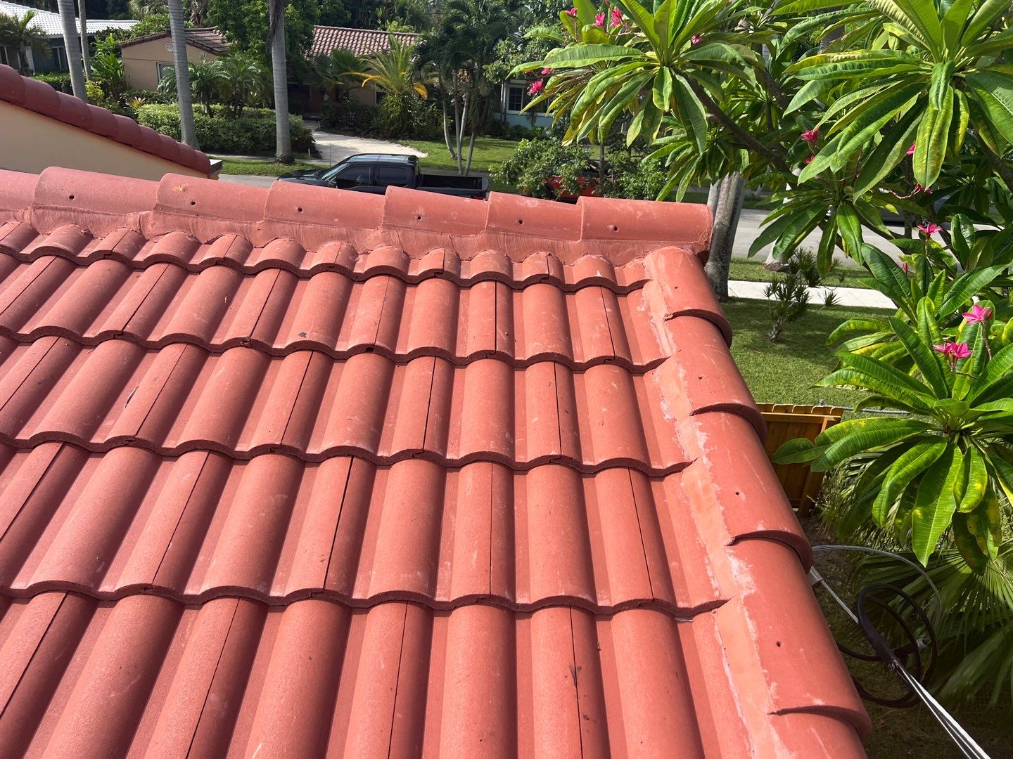Tile Roof Repair in Hollywood ā Precision, Professionalism, and Quality Work by Aastro Roofing
