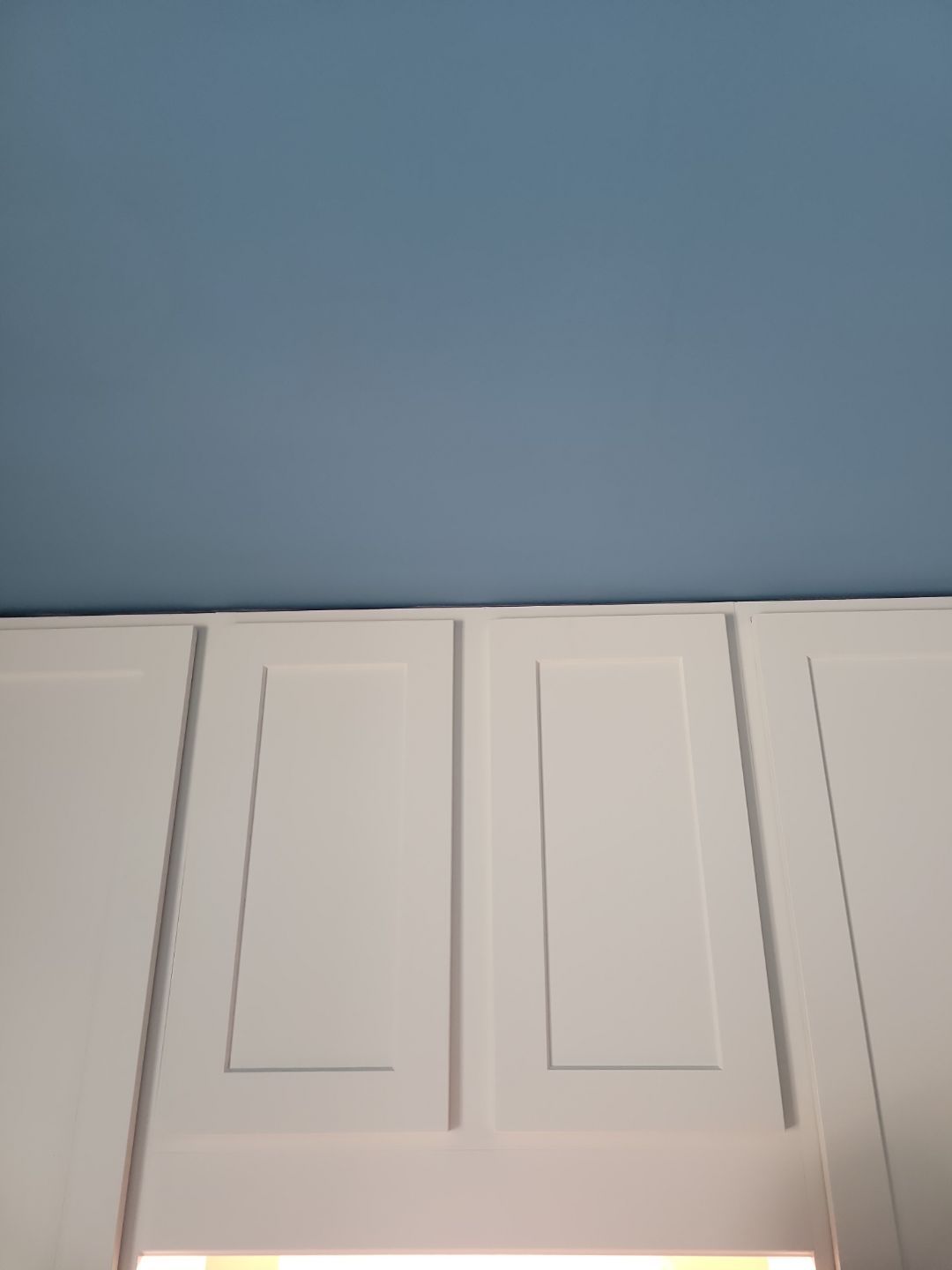 Holly Springs Kitchen Remodel – Two-Tone Shaker Cabinets & Open-Concept Design by Elite Remodeling and Design LLC