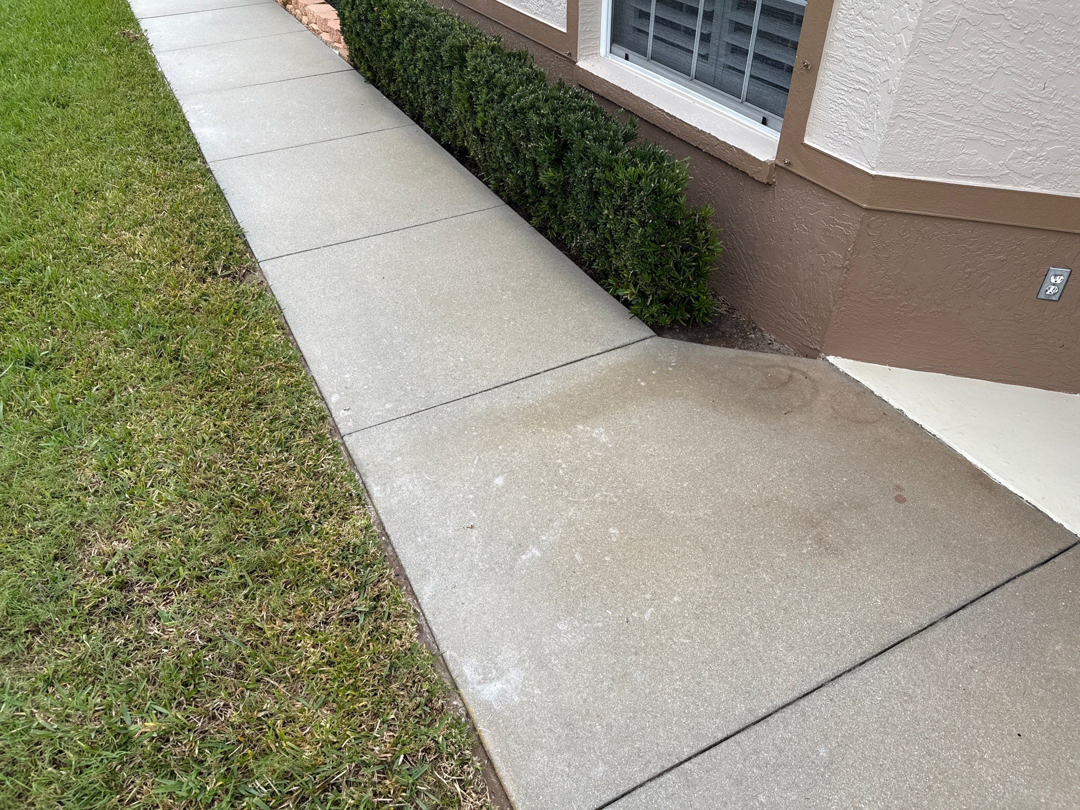 🚤 Captain’s Court Condos Exterior Cleaning – Terra Ceia, FL by Sunshine AquaWash