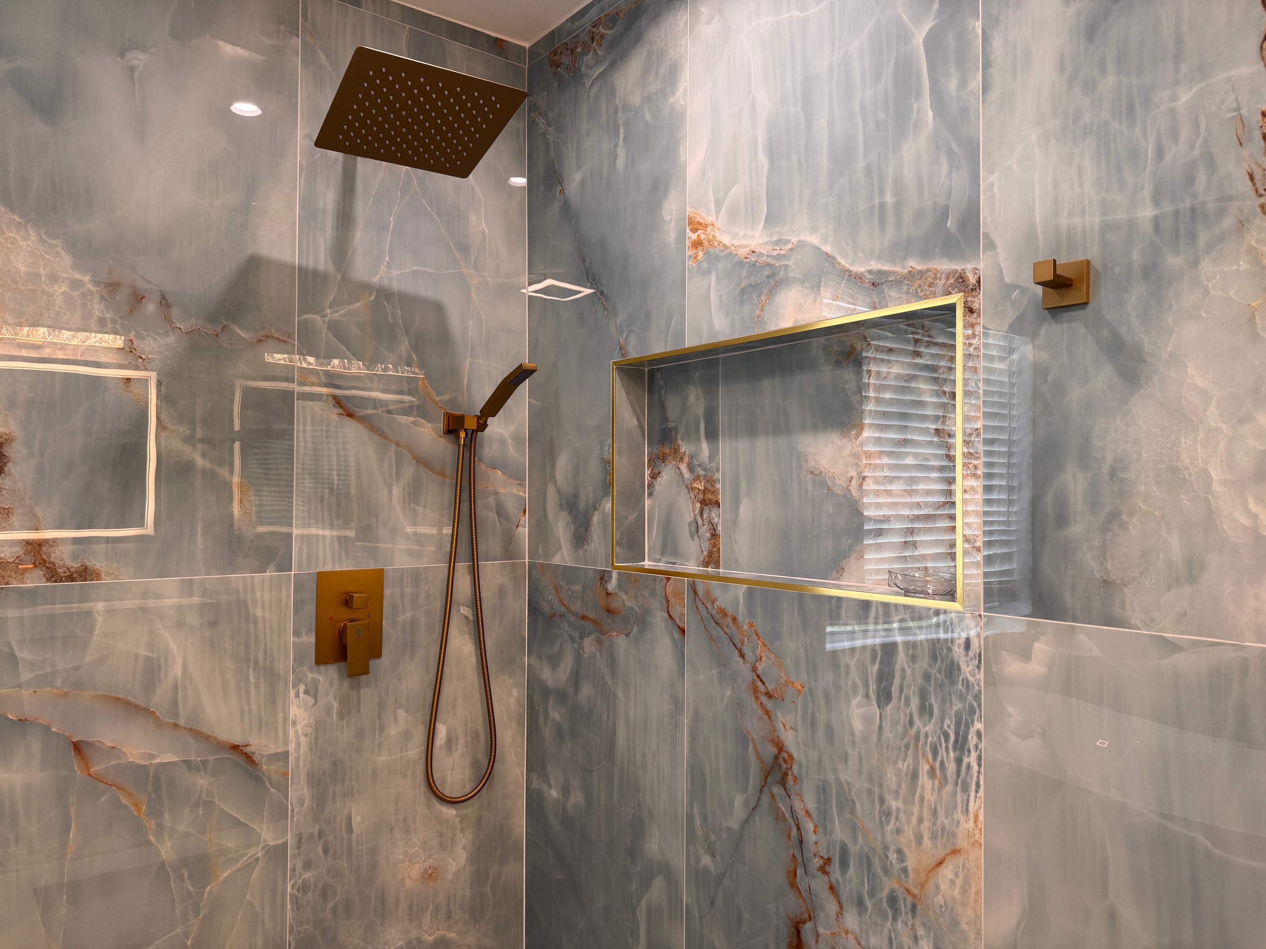 Master bathroom renovation by Prudencio