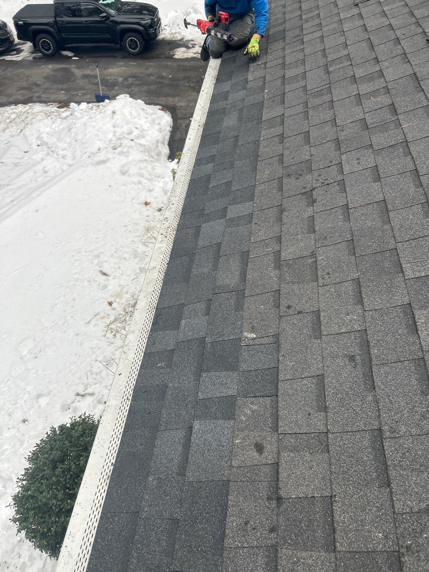 Ice Dam Removal & Snow Removal in Billerica, MA  by Mighty Dog Roofing of Greater Middlesex County