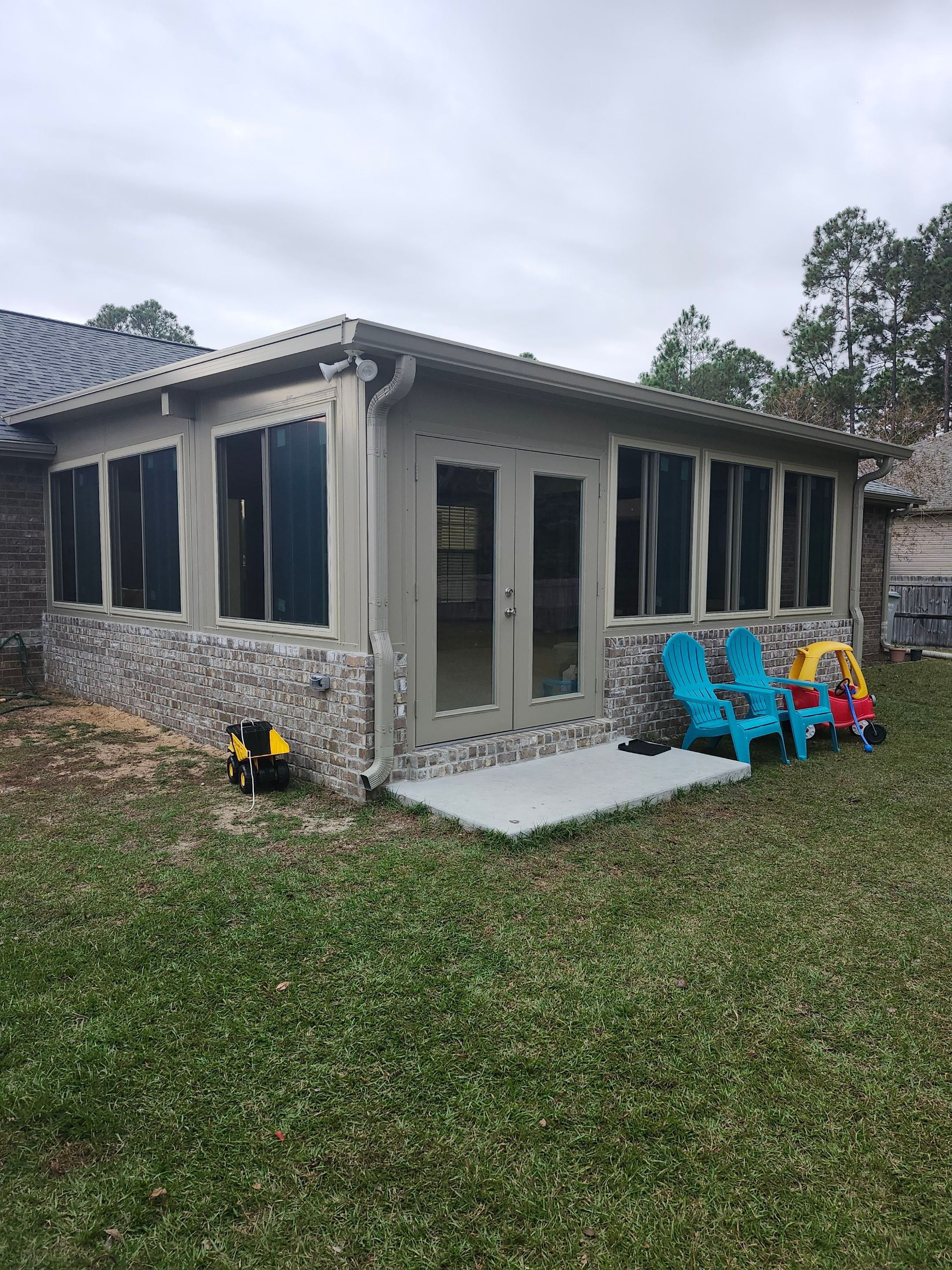 Glass Room using Colorbeam by Titan Sunrooms