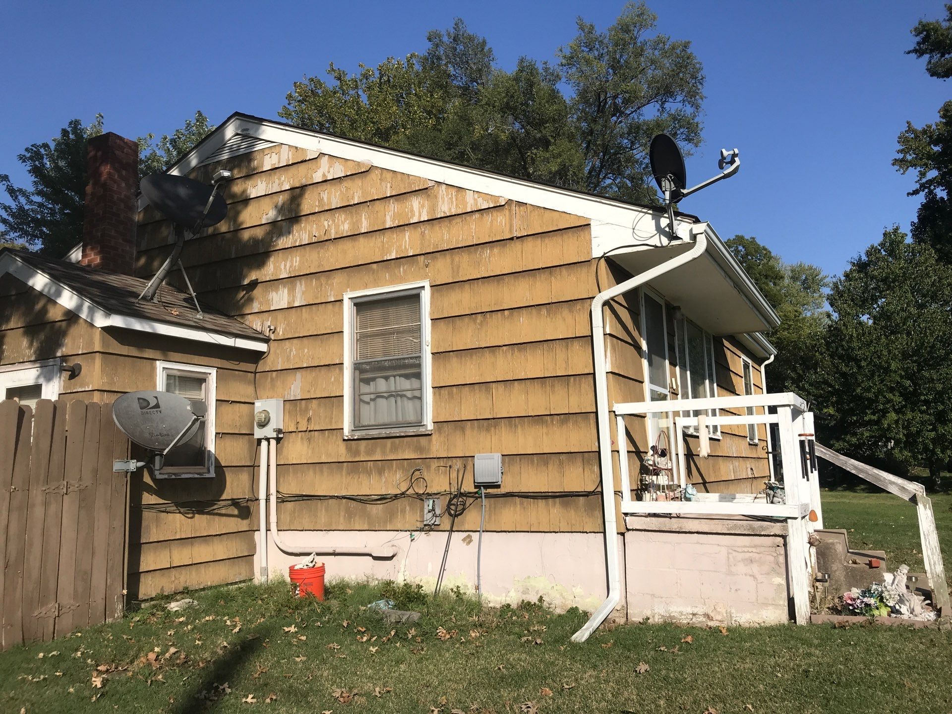 Siding Installation using Extrerior Porfolio Vinyl Siding  by EEC  Windows, Siding & Roofing 