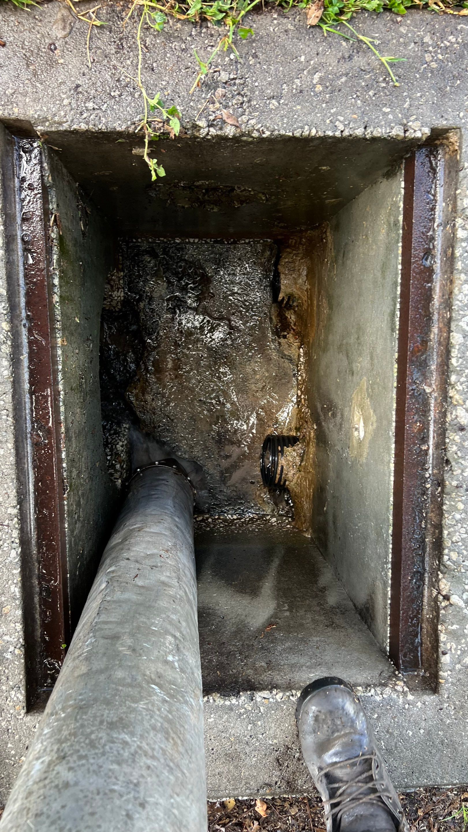 Apartment Complex Storm Water System Cleaning and Maintenance by APS Power & Water