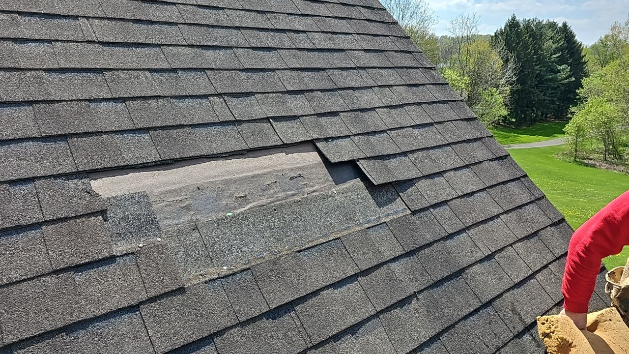 ATLAS PINNACLE COLOR: WEATHERED SHADOW by Eagle Eye Roofing