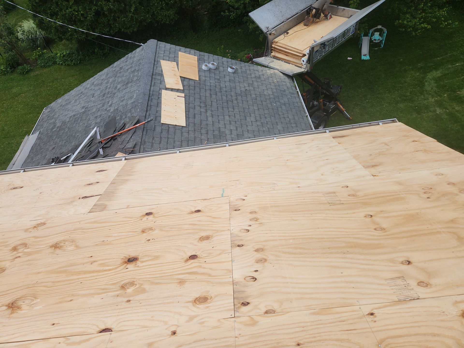 Residential Roofing Installation using Owens Corning TruDefinition Duration AR - Williamsburg Gray by A Plus Exterior